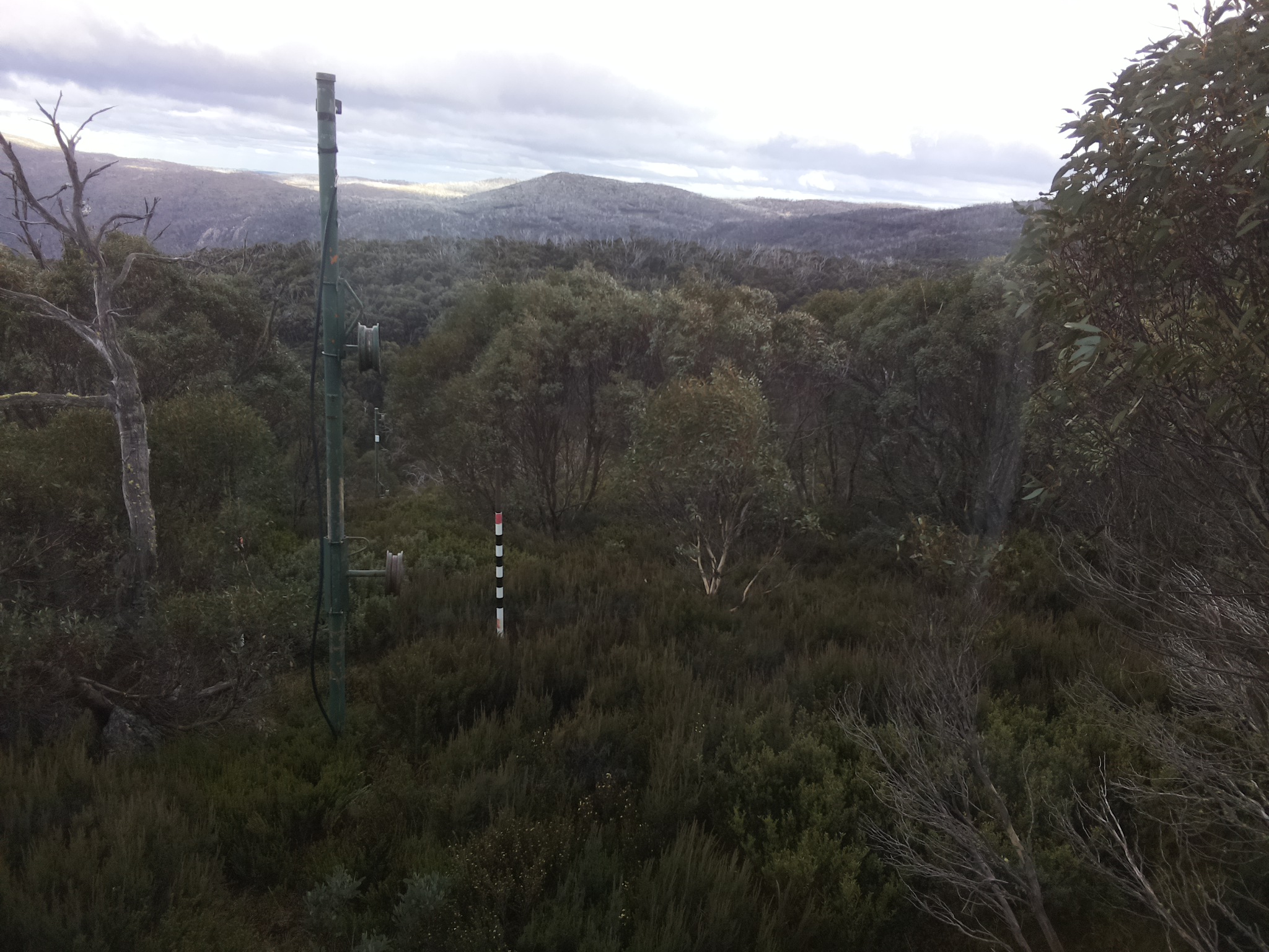 Bogong Web Cam 3:20pm Wednesday 7th of May 2025