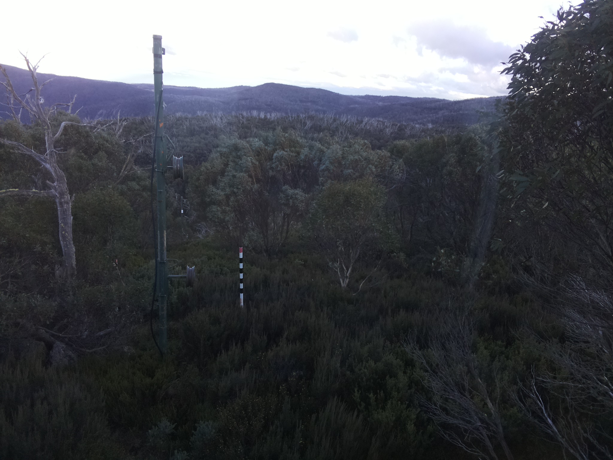 Bogong Web Cam 4:40pm Wednesday 7th of May 2025
