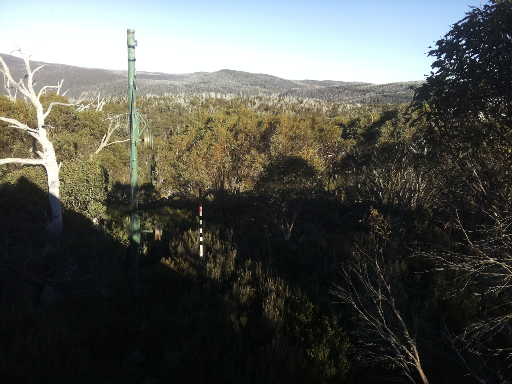 Bogong Web Cam 3:20pm Friday 9th of May 2025