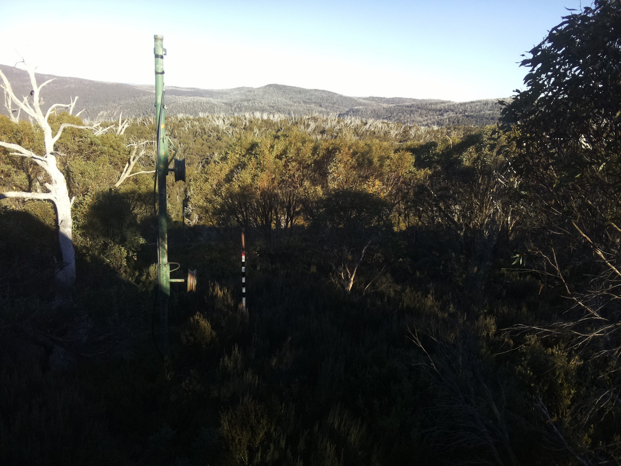 Bogong Web Cam 3:40pm Saturday 10th of May 2025