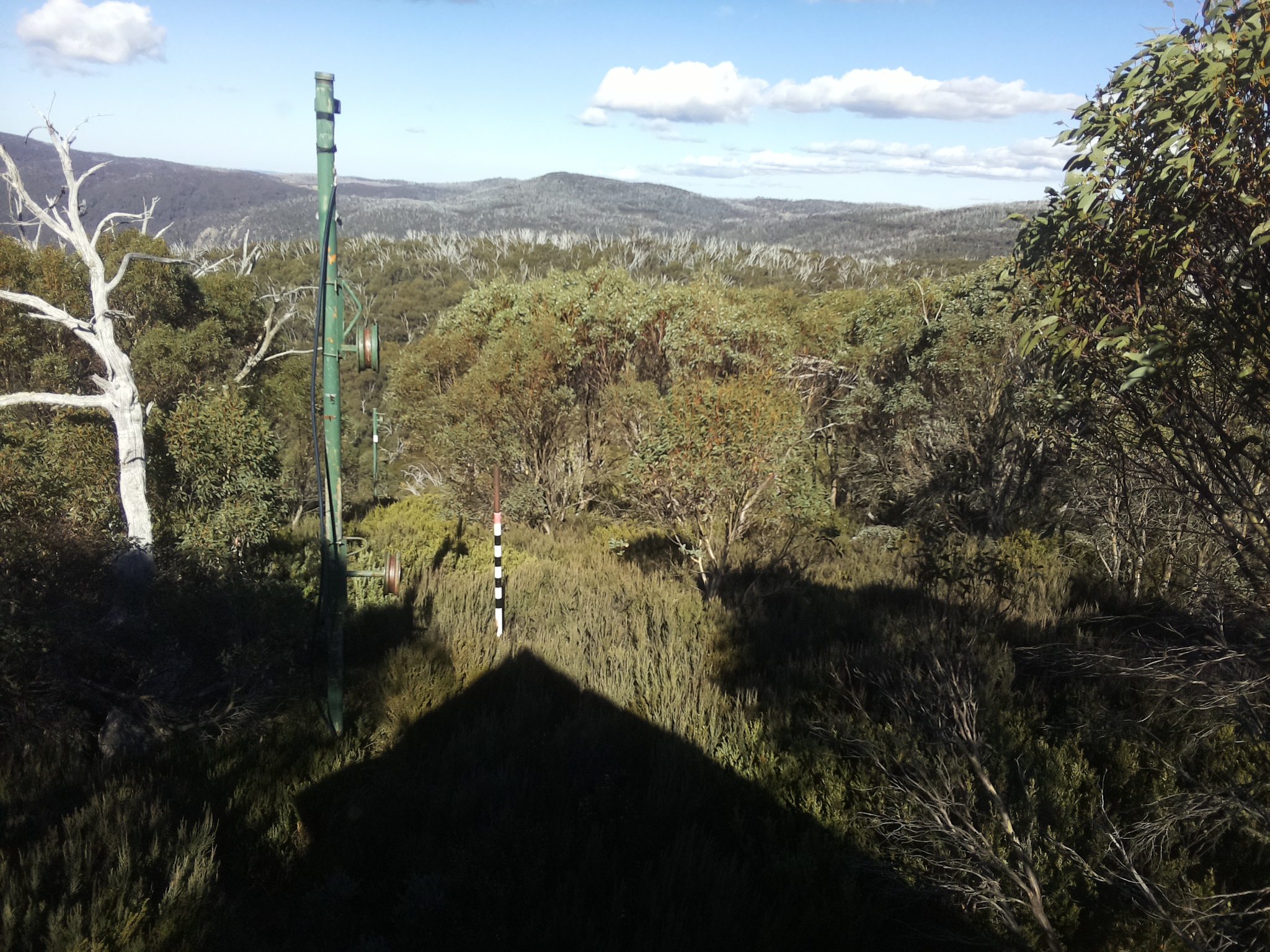 Bogong Web Cam 1:30pm Sunday 11th of May 2025