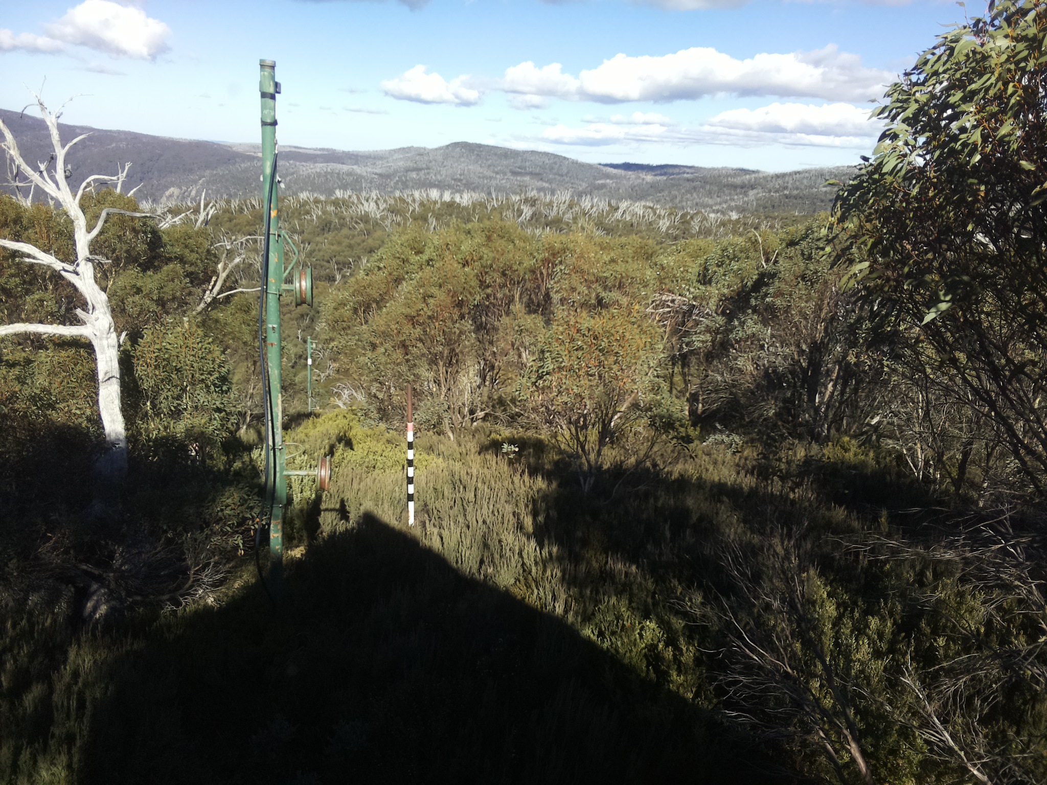 Bogong Web Cam 1:50pm Sunday 11th of May 2025