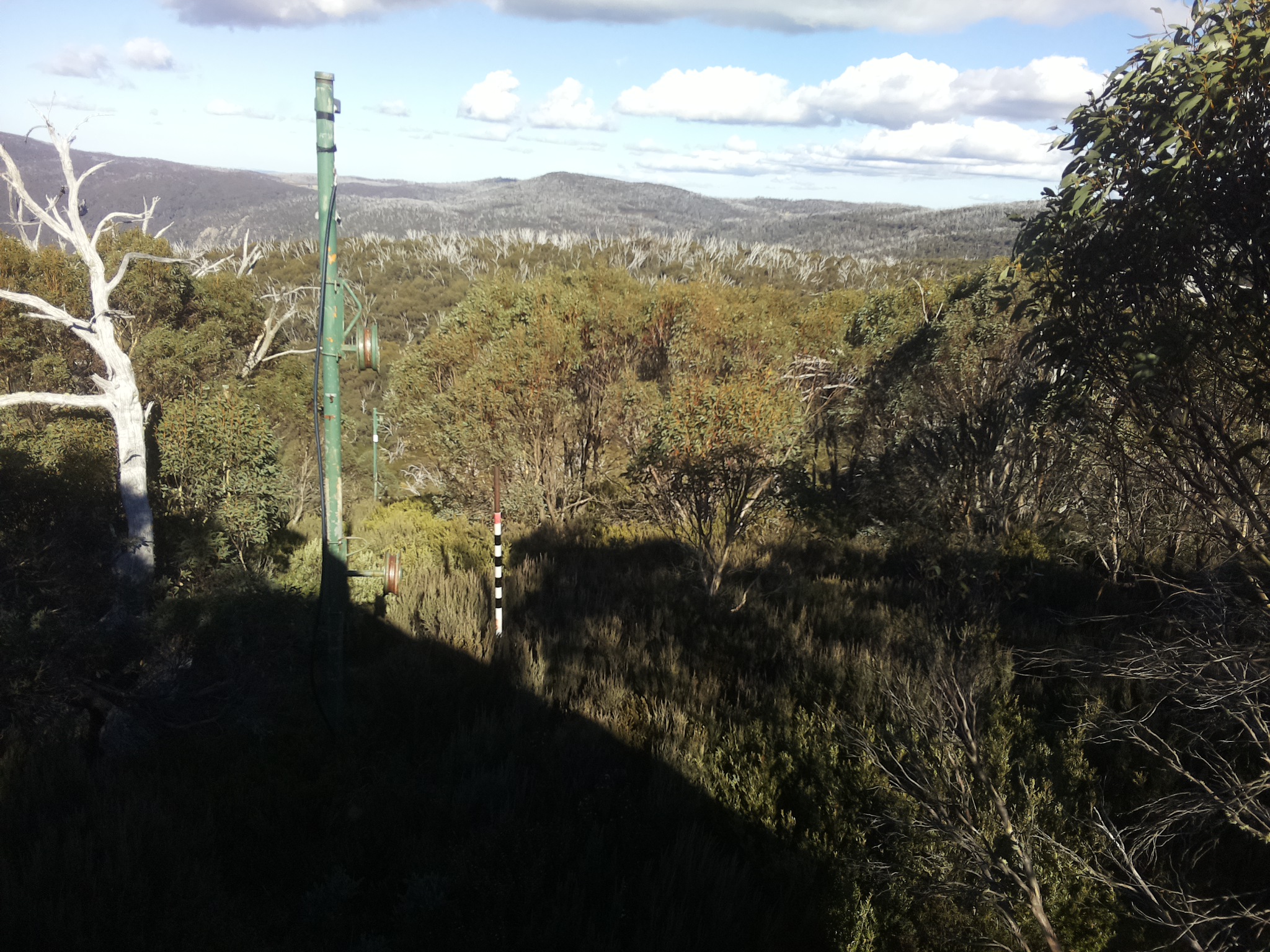Bogong Web Cam 2:20pm Sunday 11th of May 2025