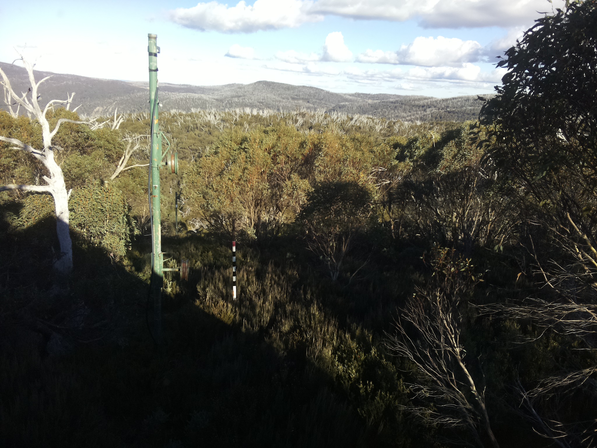 Bogong Web Cam 3:10pm Sunday 11th of May 2025