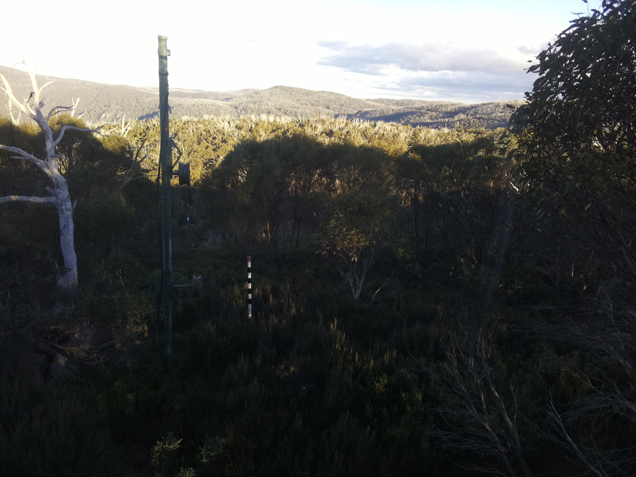 Bogong Web Cam 4:20pm Sunday 11th of May 2025