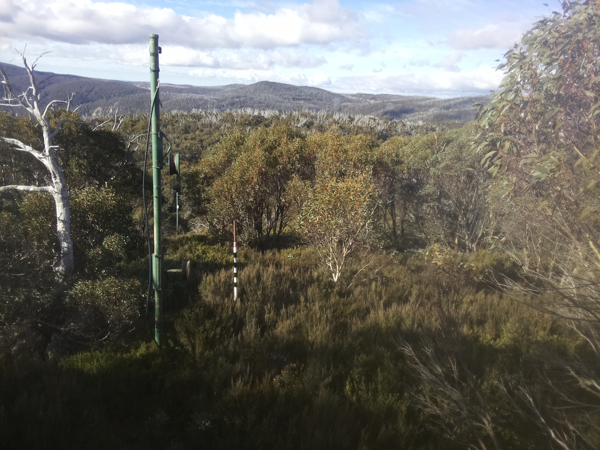 Bogong Web Cam 9:40am Monday 12th of May 2025