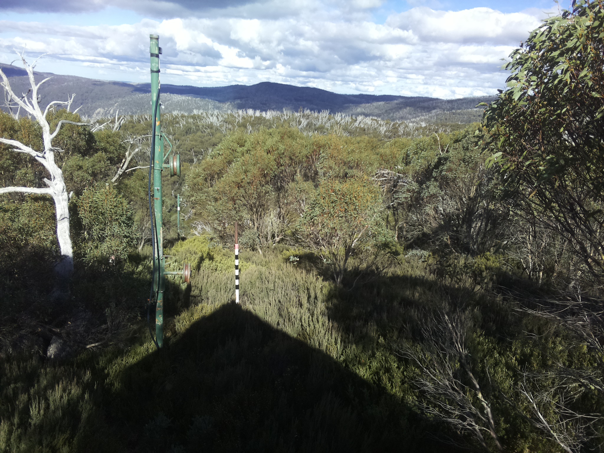 Bogong Web Cam 1:40pm Monday 12th of May 2025