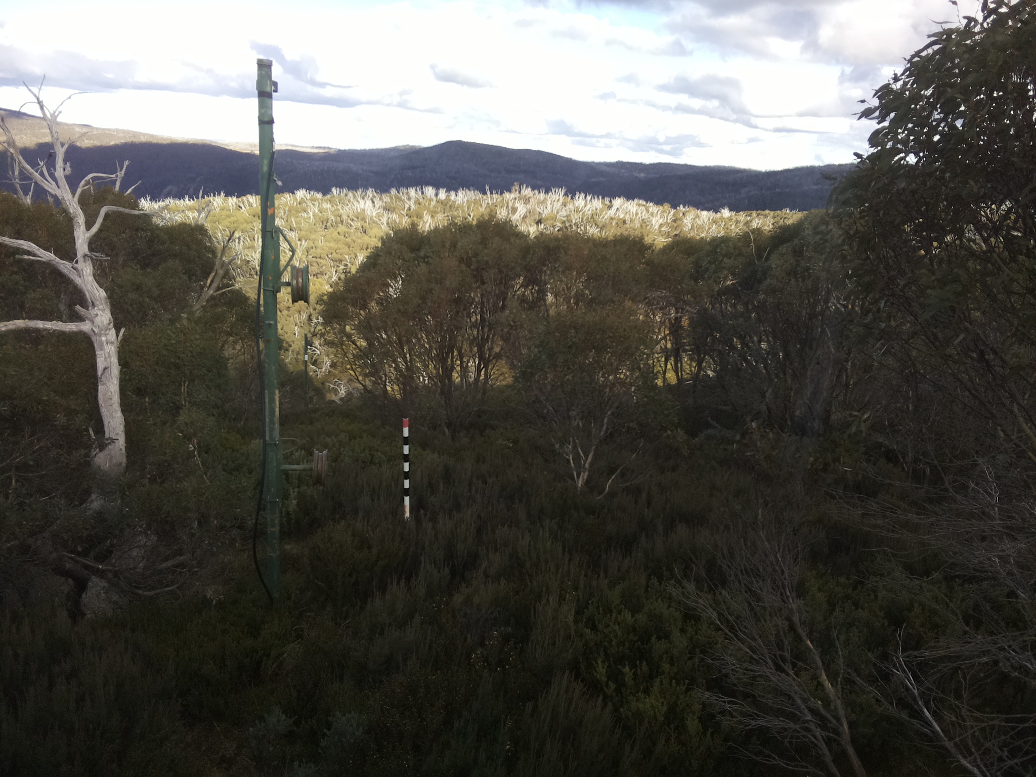 Bogong Web Cam 3:10pm Monday 12th of May 2025