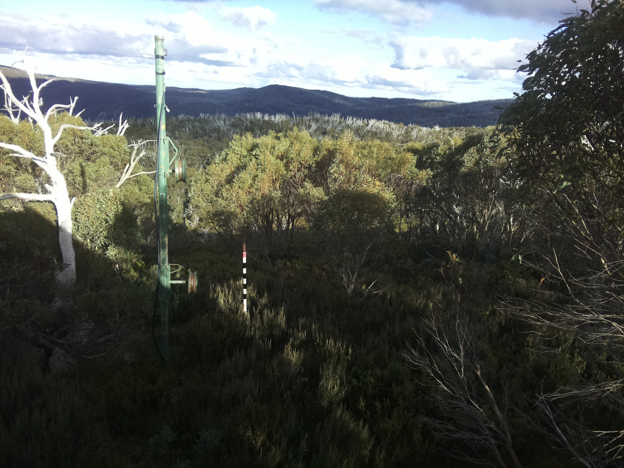 Bogong Web Cam 3:30pm Monday 12th of May 2025
