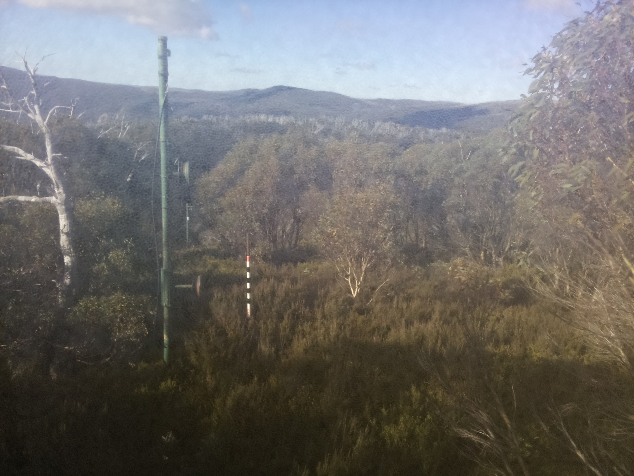 Bogong Web Cam 10:00am Tuesday 13th of May 2025