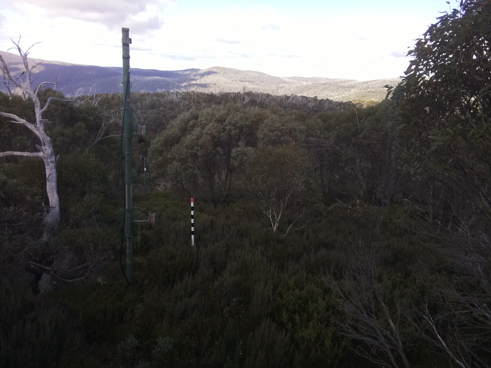 Bogong Web Cam 12:30pm Tuesday 13th of May 2025