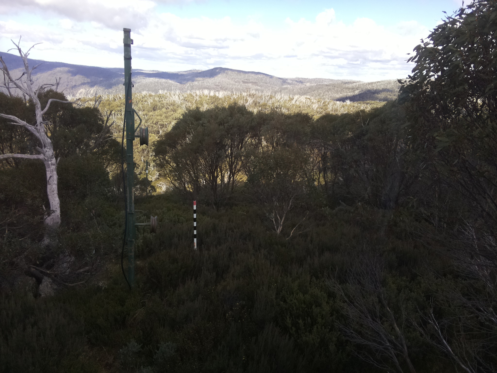 Bogong Web Cam 1:00pm Tuesday 13th of May 2025