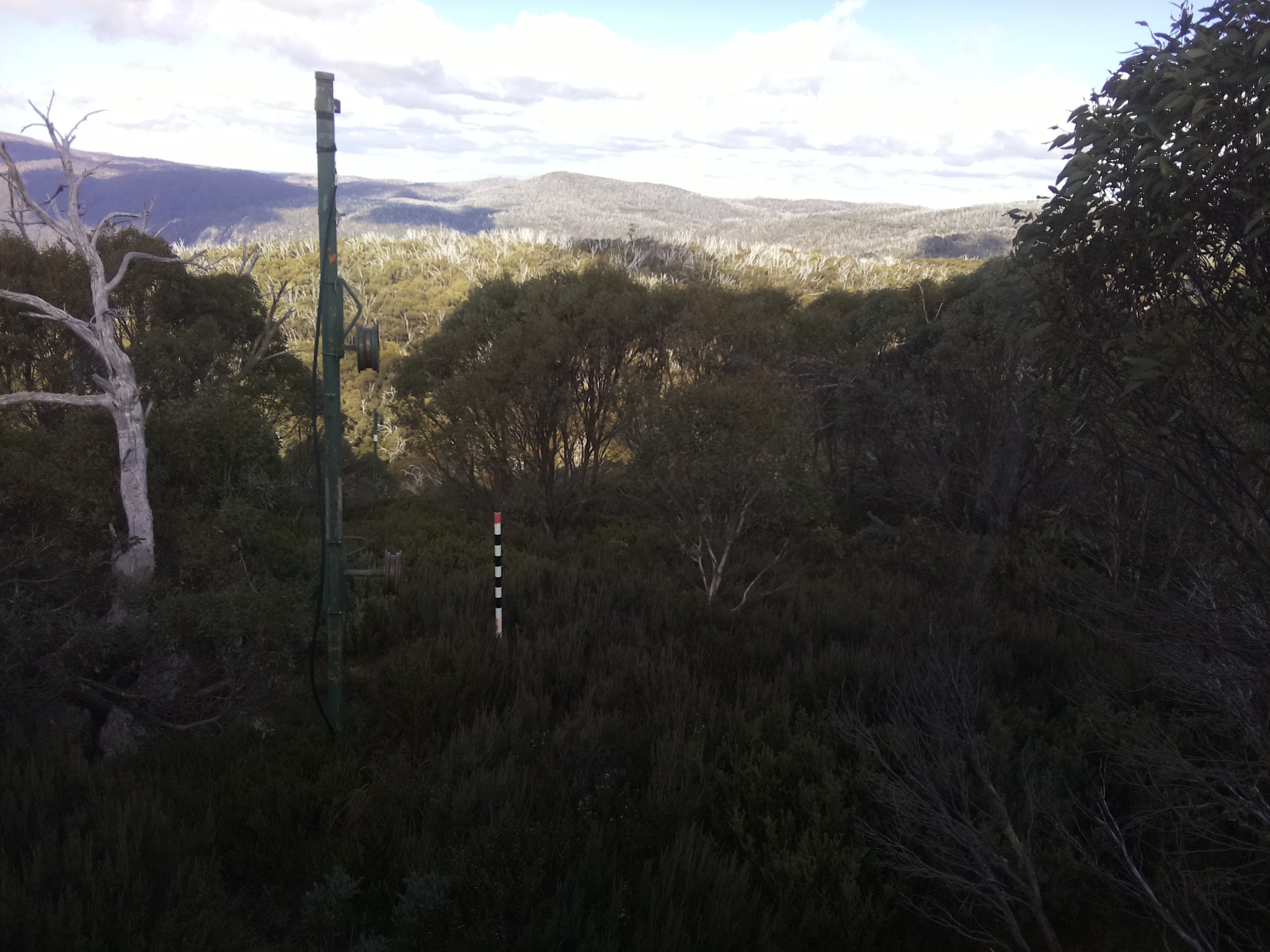 Bogong Web Cam 1:10pm Tuesday 13th of May 2025