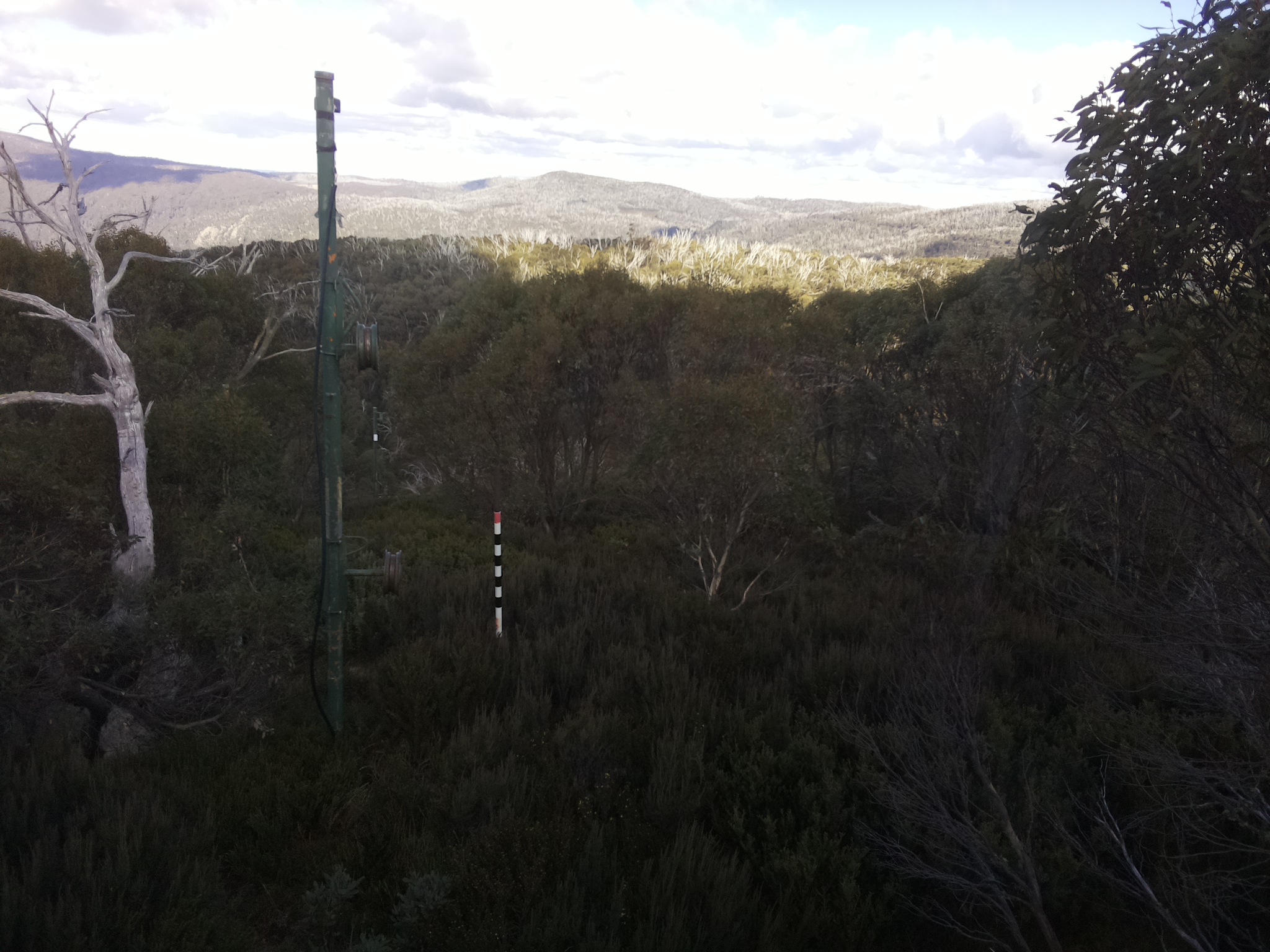 Bogong Web Cam 2:00pm Tuesday 13th of May 2025