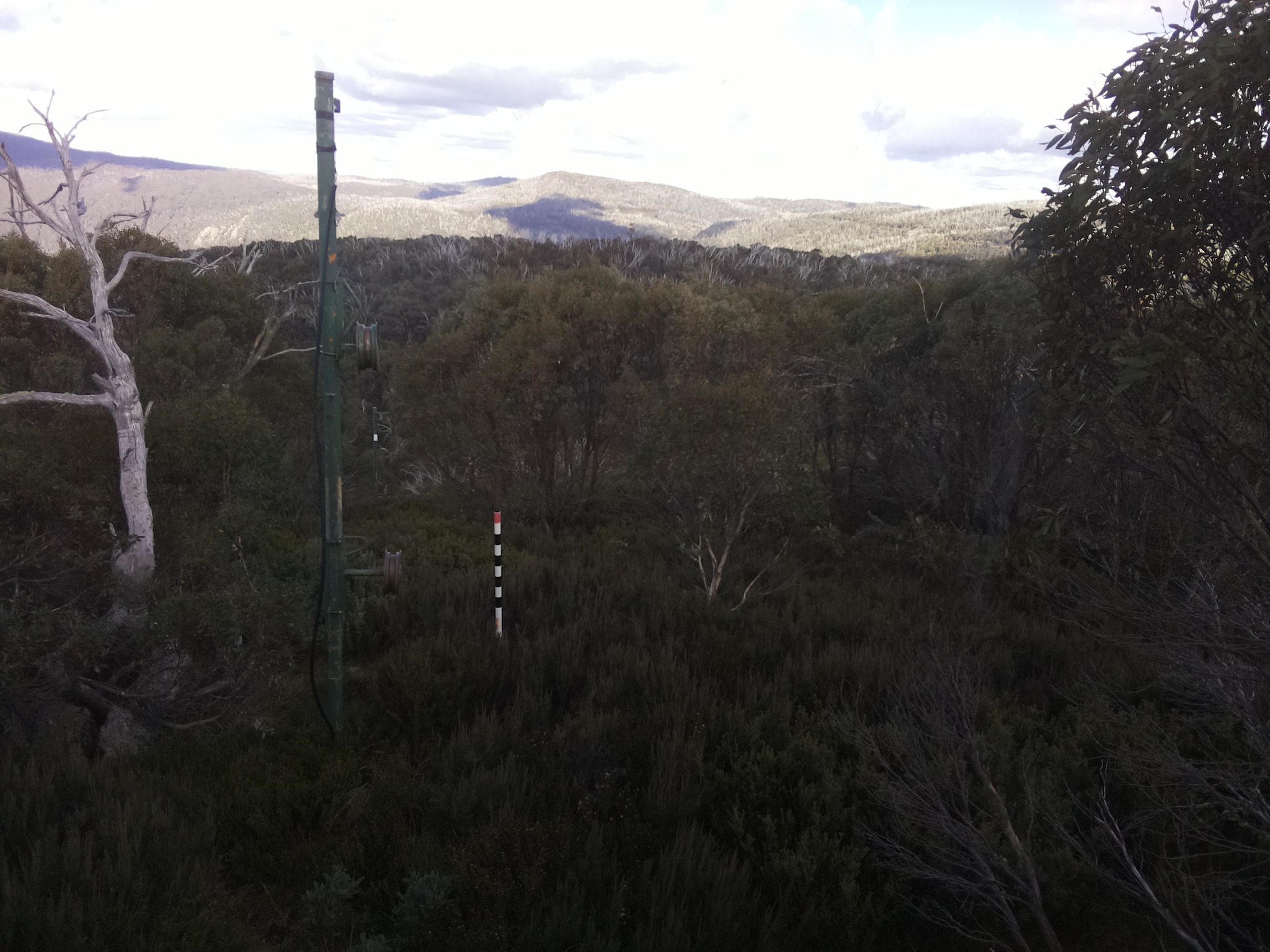 Bogong Web Cam 2:10pm Tuesday 13th of May 2025