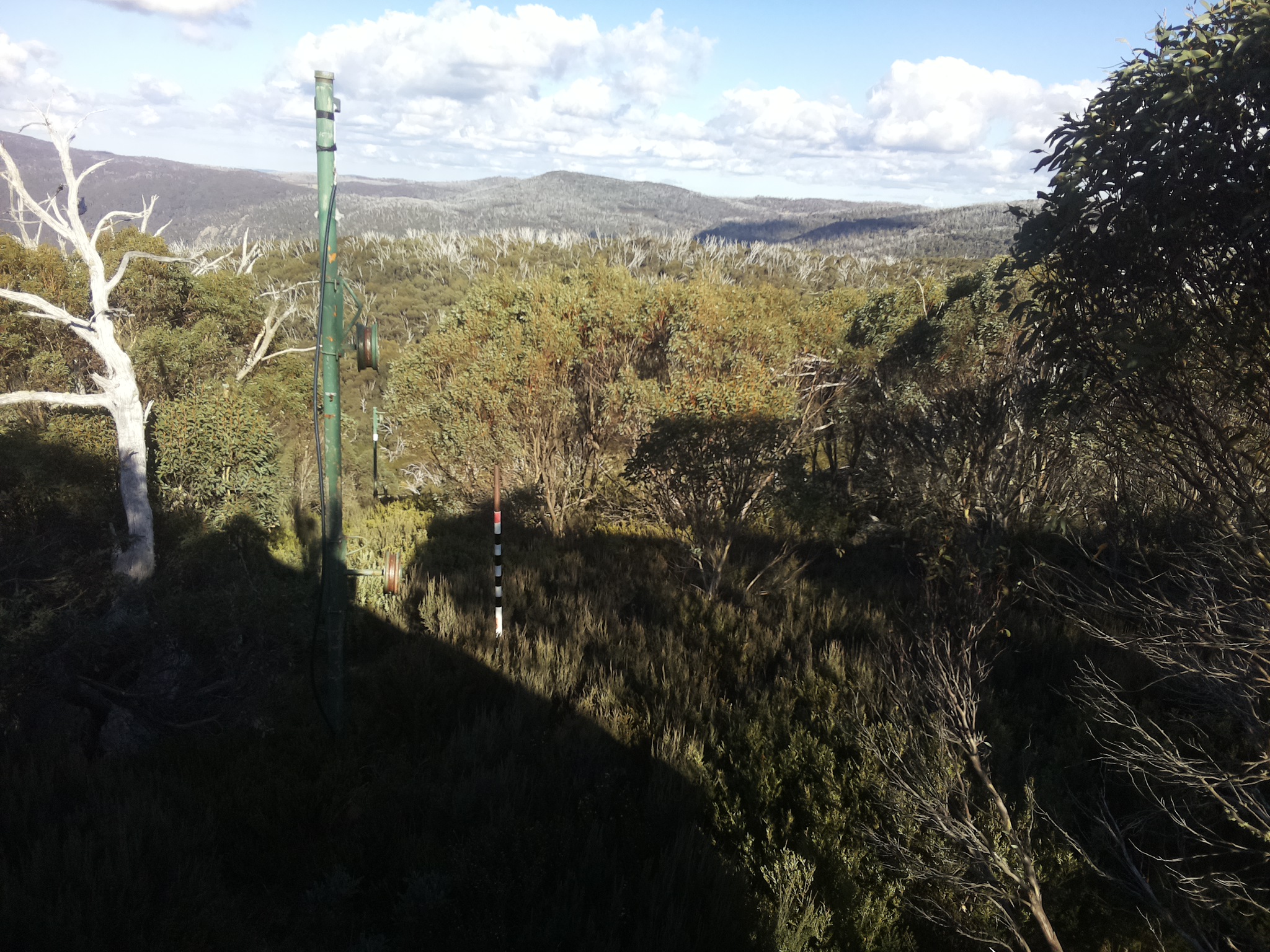 Bogong Web Cam 2:40pm Tuesday 13th of May 2025