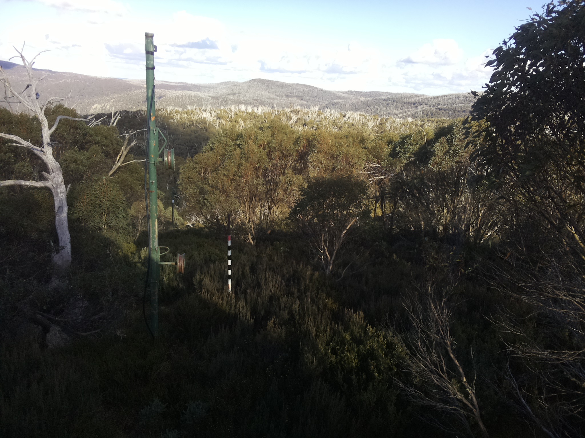 Bogong Web Cam 3:00pm Tuesday 13th of May 2025