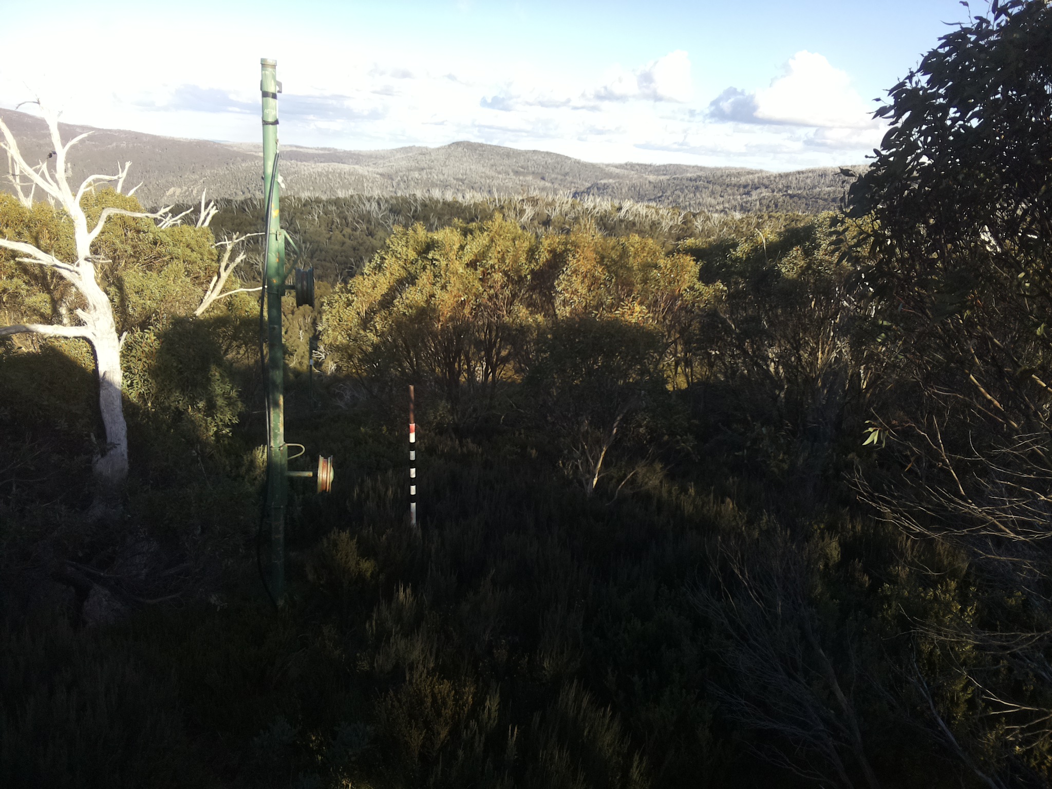 Bogong Web Cam 3:40pm Tuesday 13th of May 2025