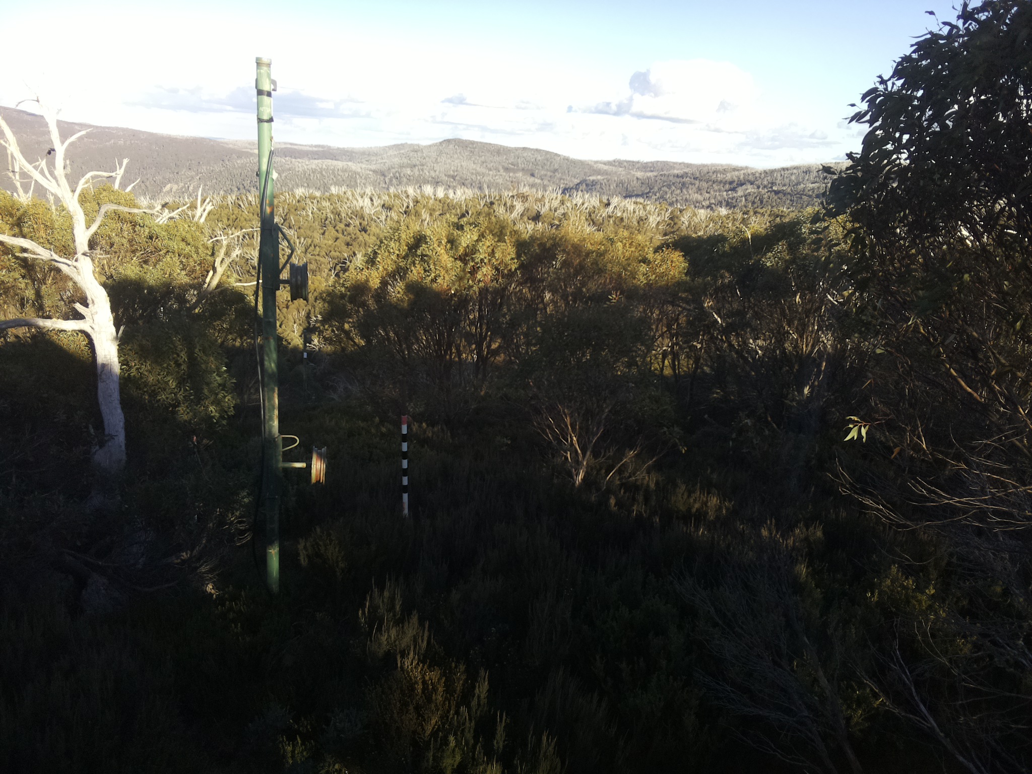 Bogong Web Cam 3:50pm Tuesday 13th of May 2025
