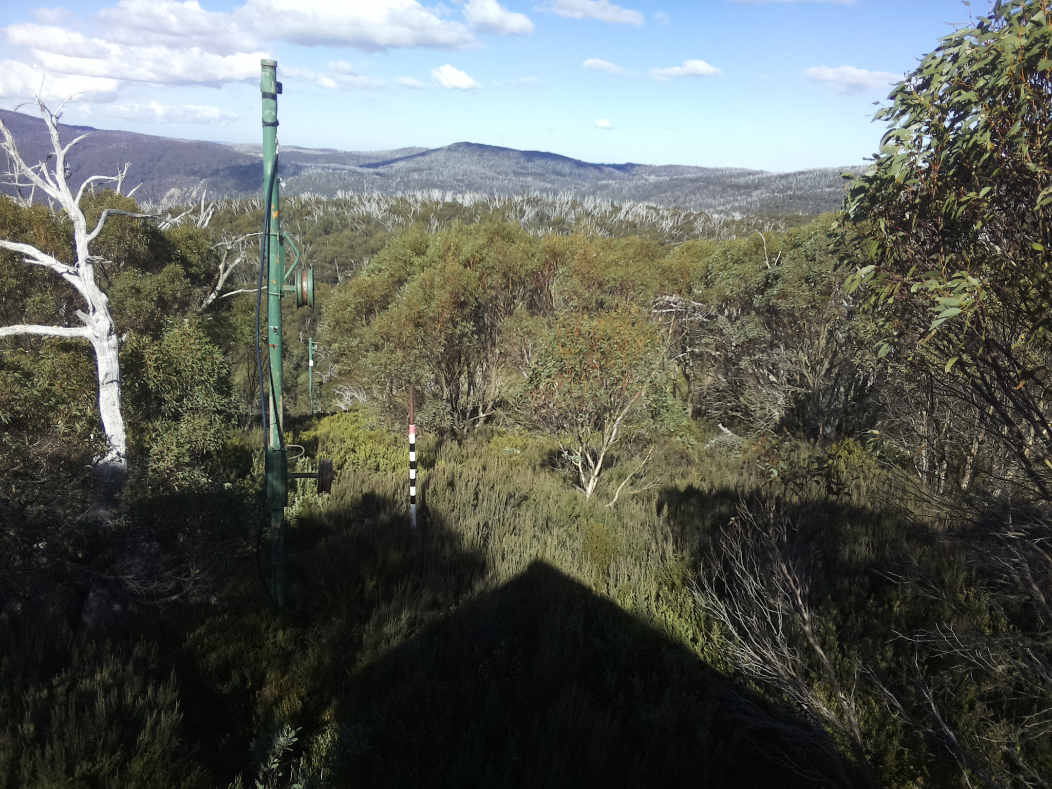Bogong Web Cam 1:00pm Wednesday 14th of May 2025