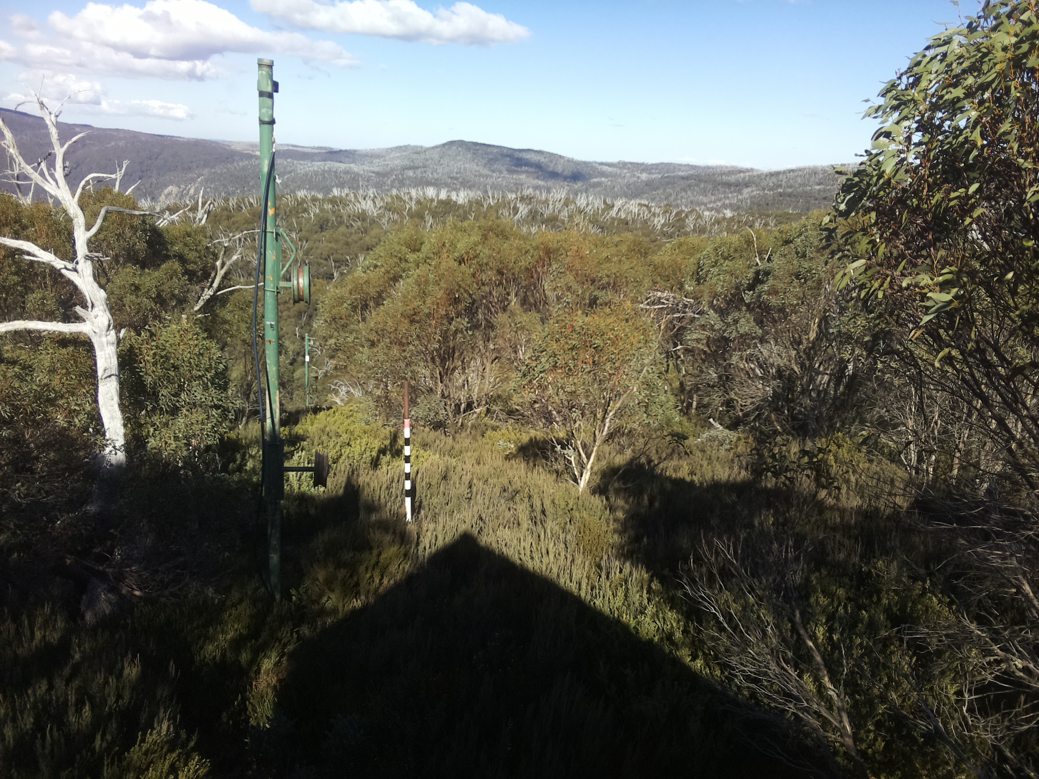 Bogong Web Cam 1:20pm Wednesday 14th of May 2025