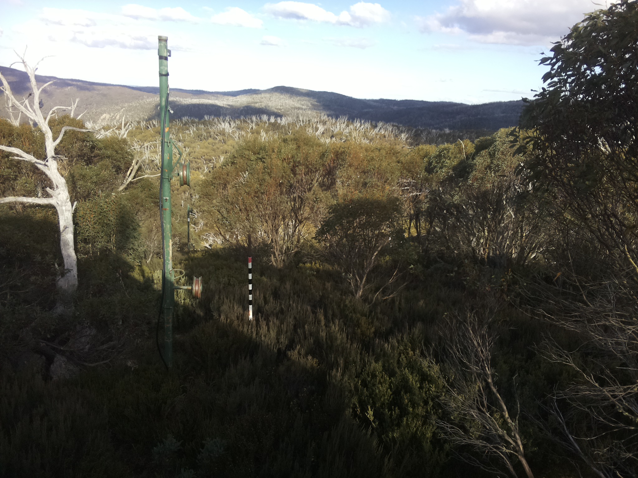 Bogong Web Cam 2:50pm Wednesday 14th of May 2025