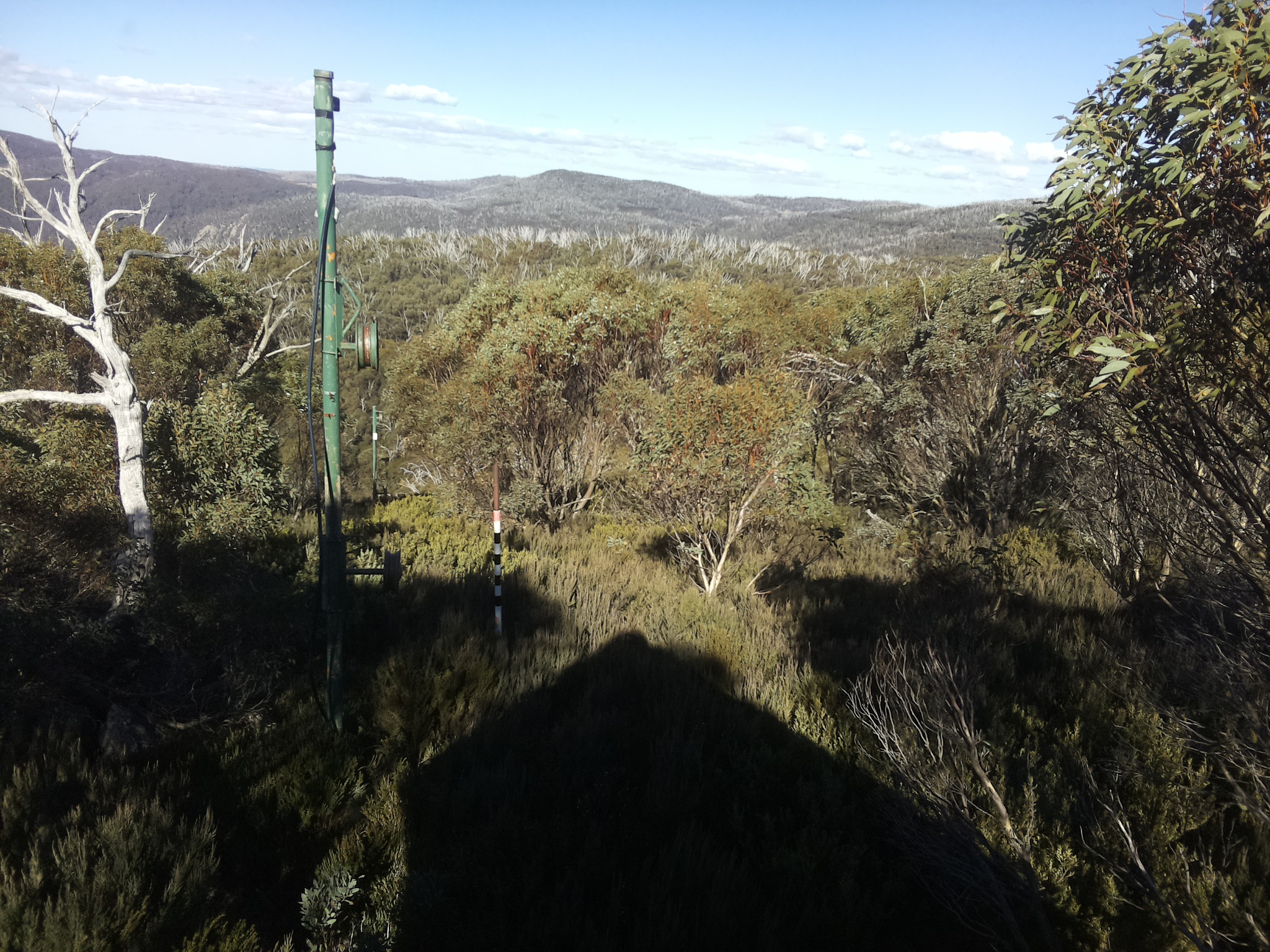 Bogong Web Cam 1:10pm Sunday 25th of May 2025
