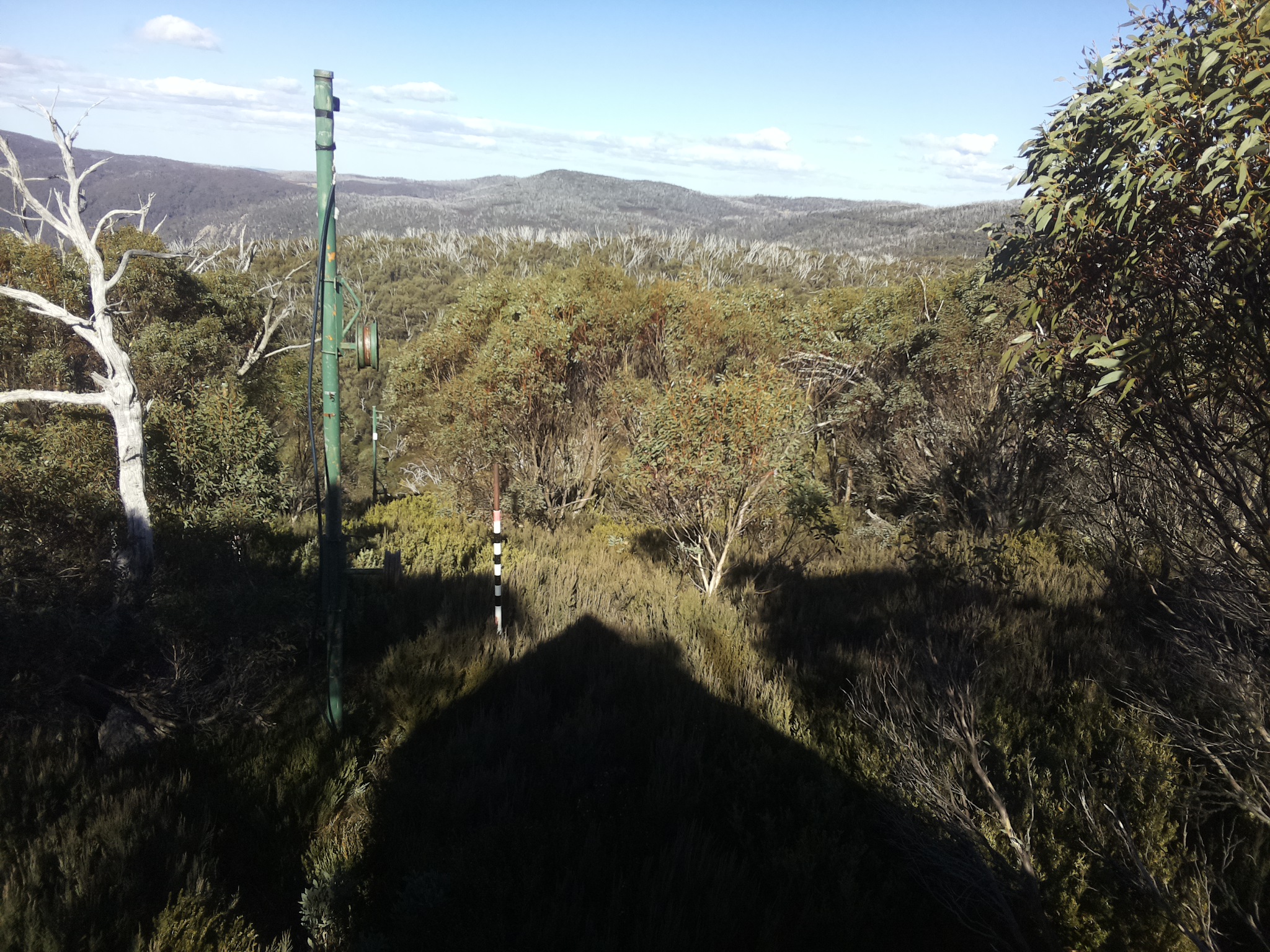 Bogong Web Cam 1:20pm Sunday 25th of May 2025