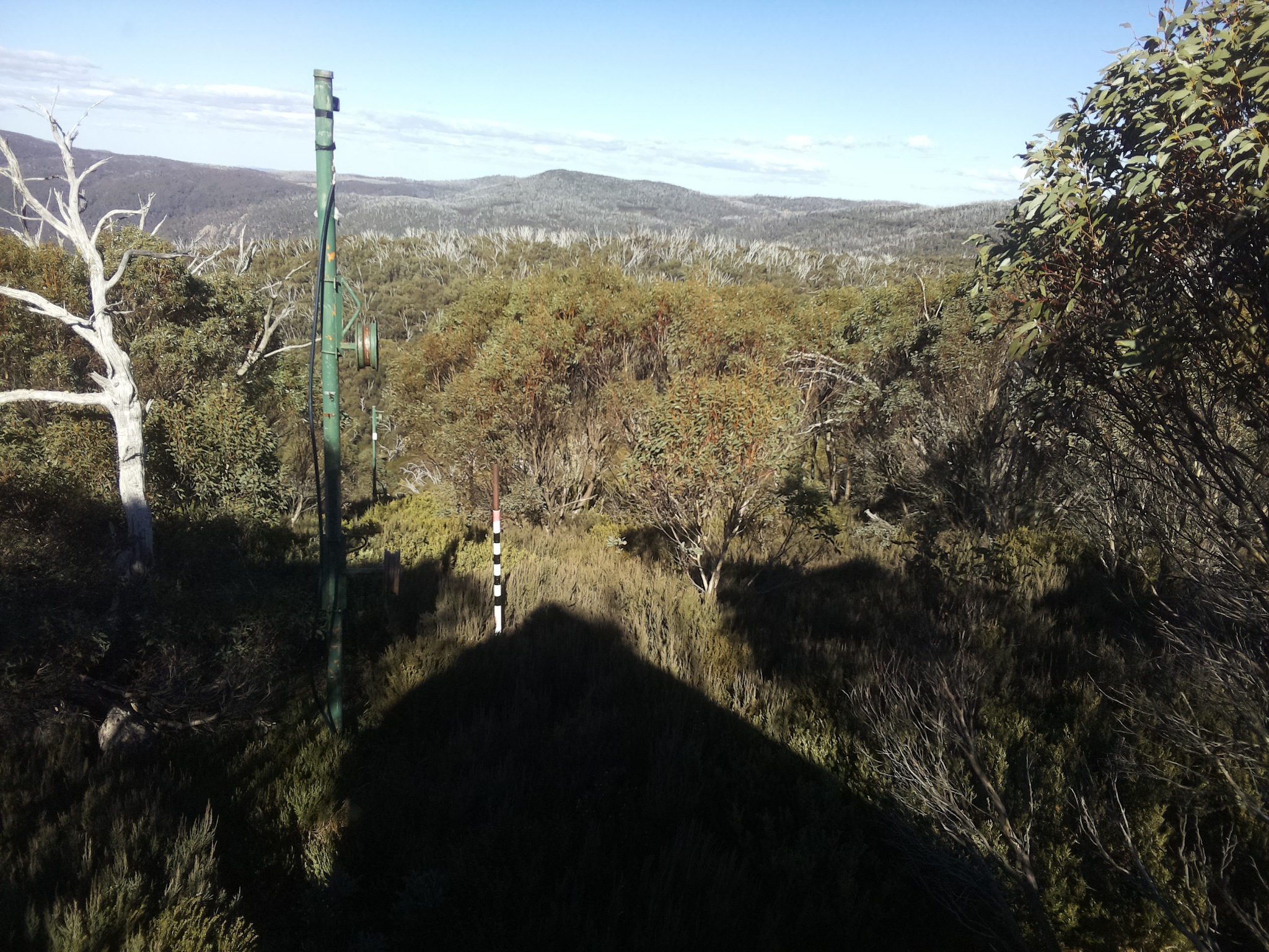 Bogong Web Cam 1:30pm Sunday 25th of May 2025