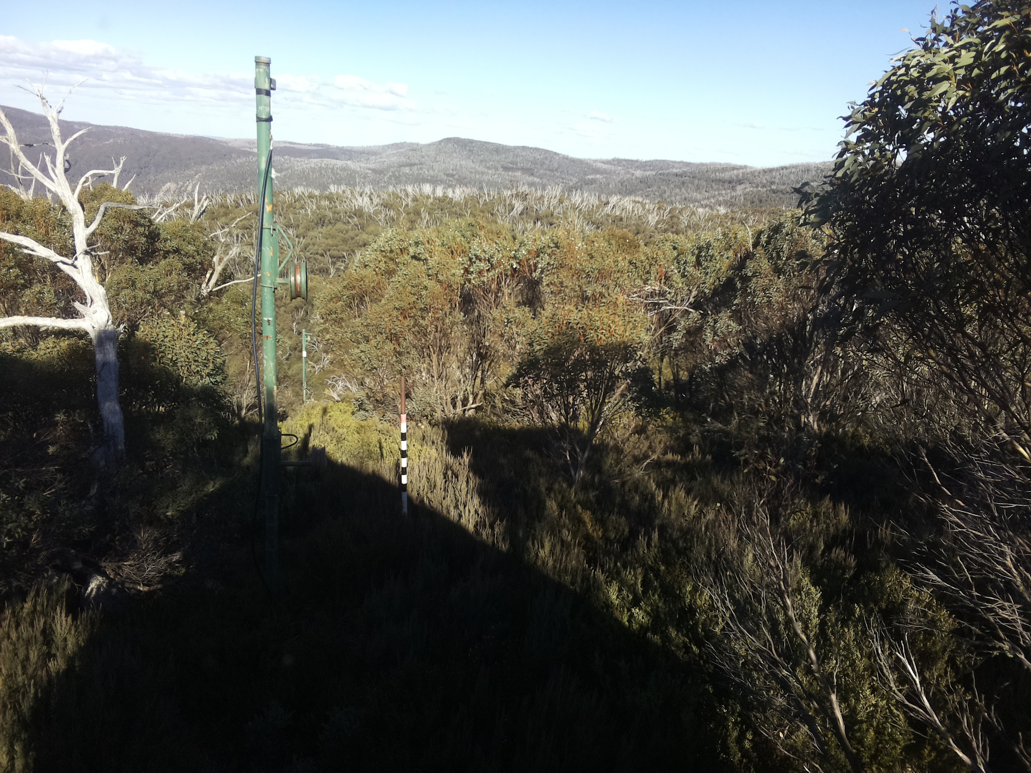 Bogong Web Cam 2:10pm Sunday 25th of May 2025
