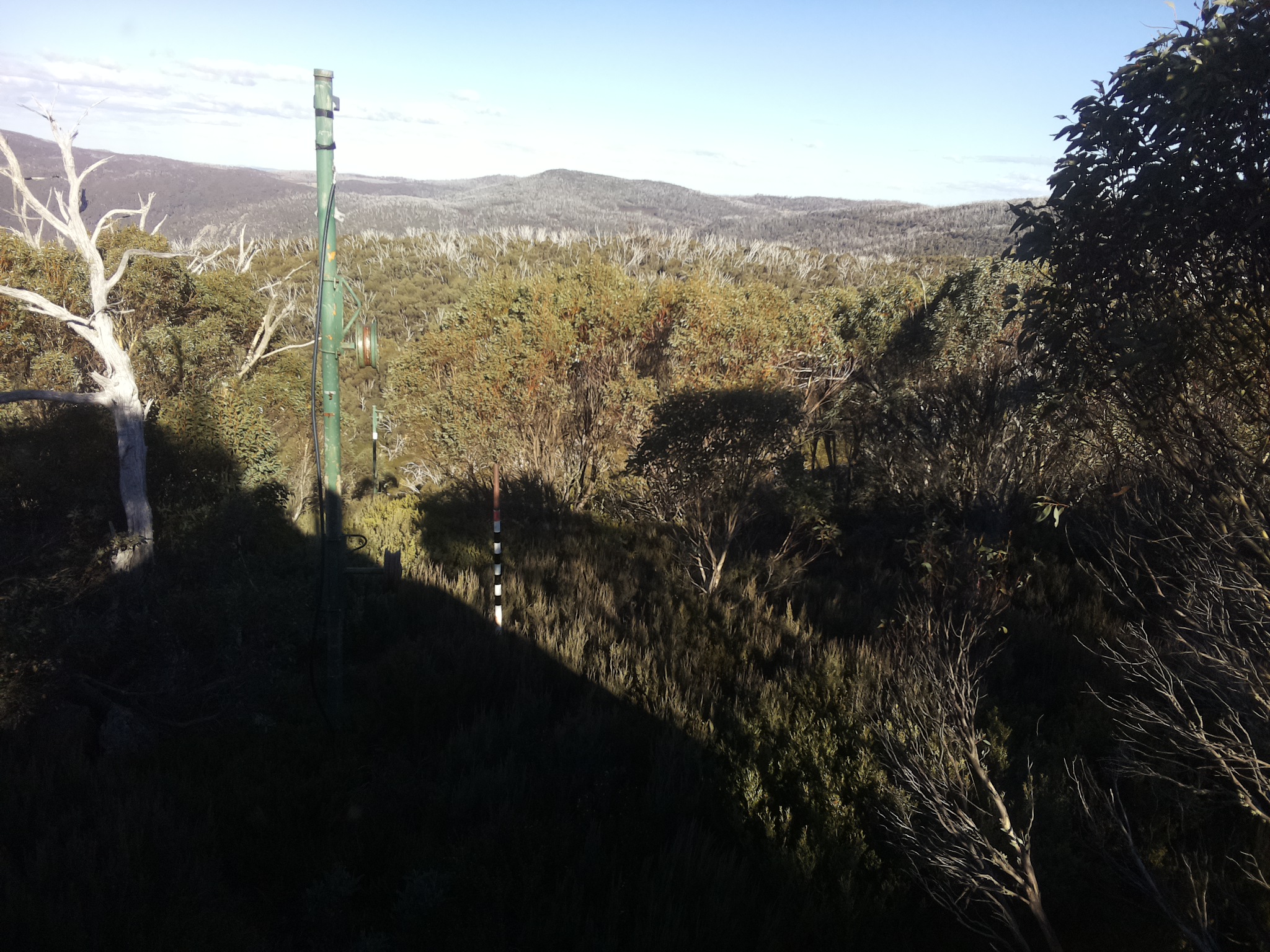 Bogong Web Cam 2:40pm Sunday 25th of May 2025