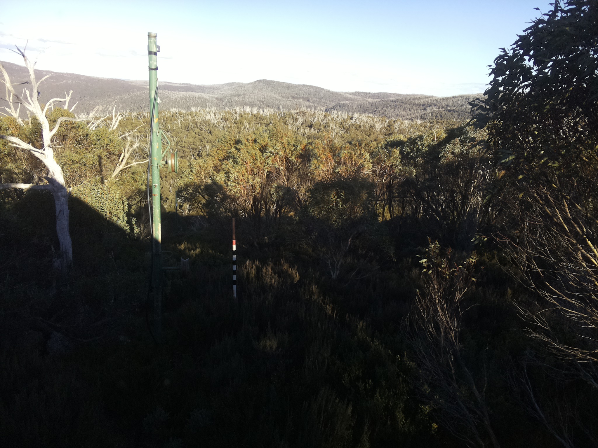 Bogong Web Cam 3:20pm Sunday 25th of May 2025