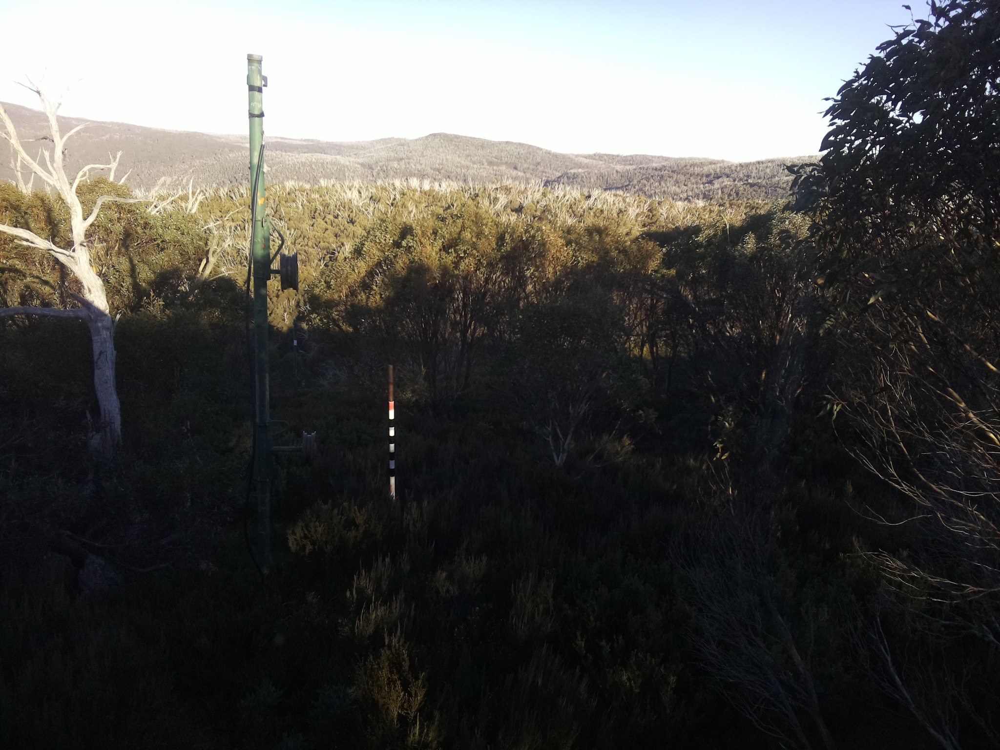 Bogong Web Cam 3:40pm Sunday 25th of May 2025