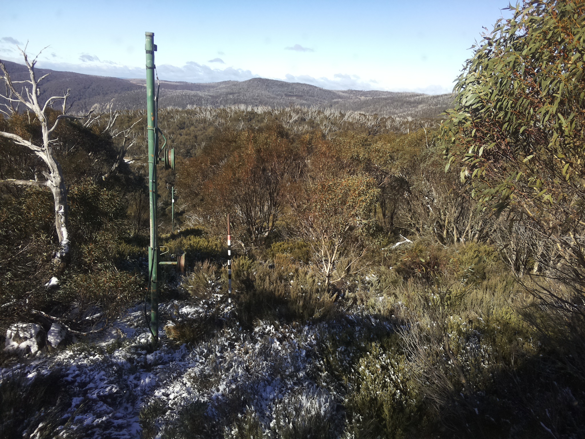 Bogong Web Cam 11:10am Wednesday 28th of May 2025