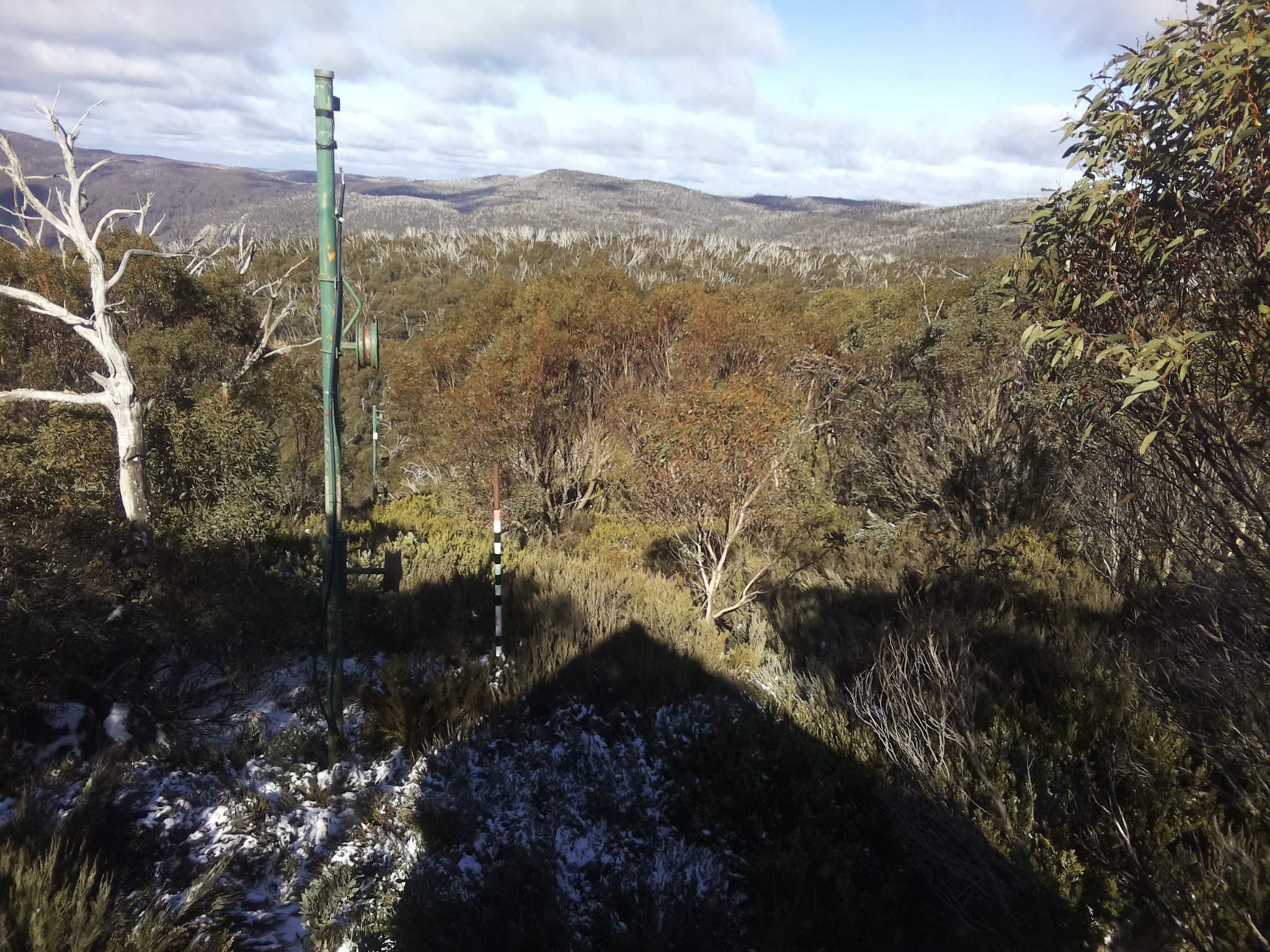 Bogong Web Cam 1:10pm Wednesday 28th of May 2025