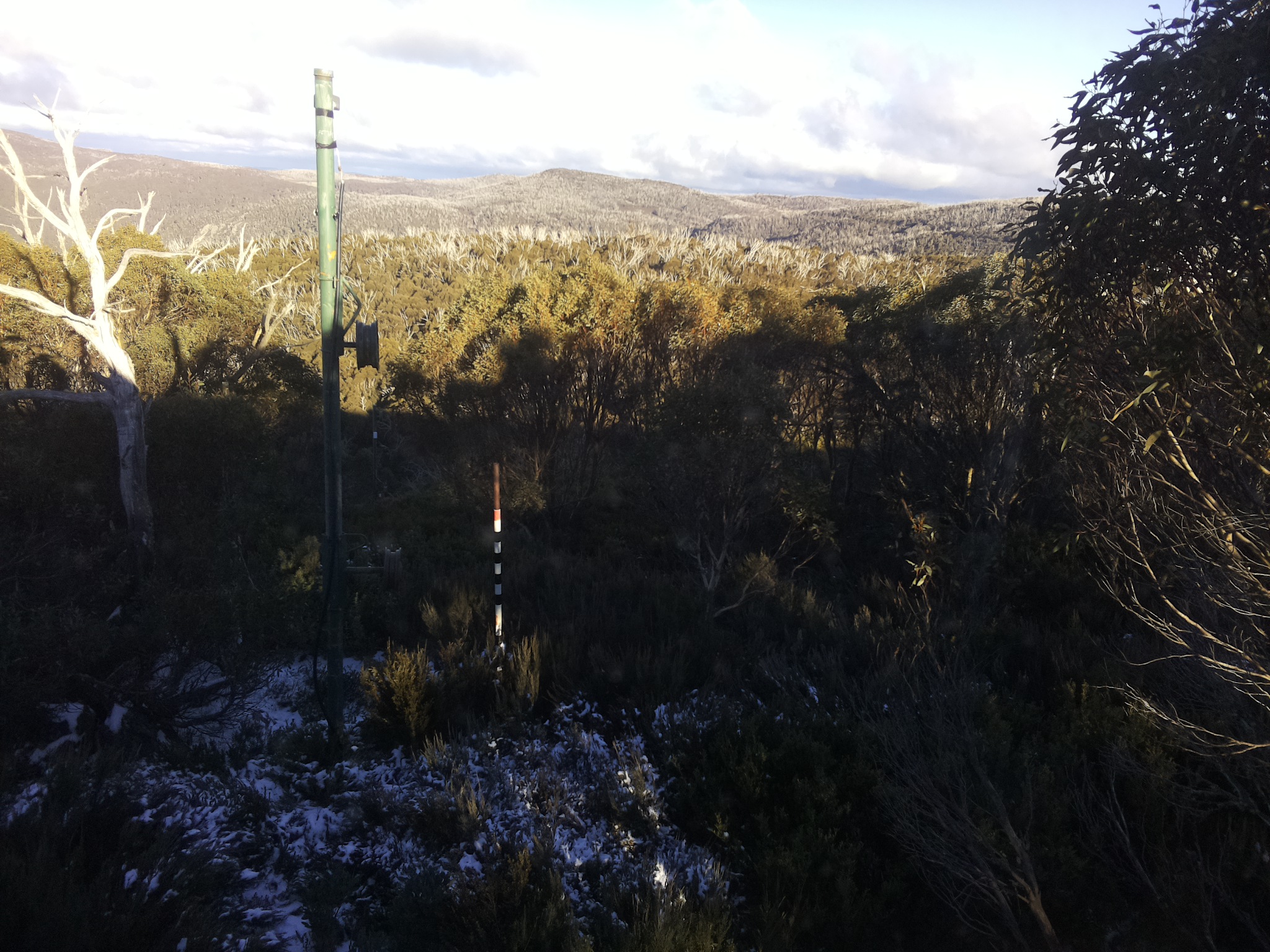 Bogong Web Cam 3:40pm Wednesday 28th of May 2025