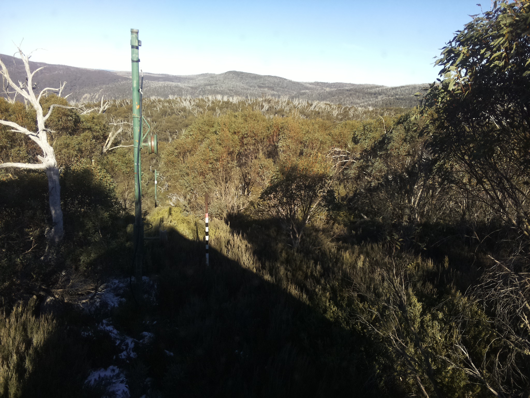 Bogong Web Cam 2:10pm Sunday 1st of June 2025
