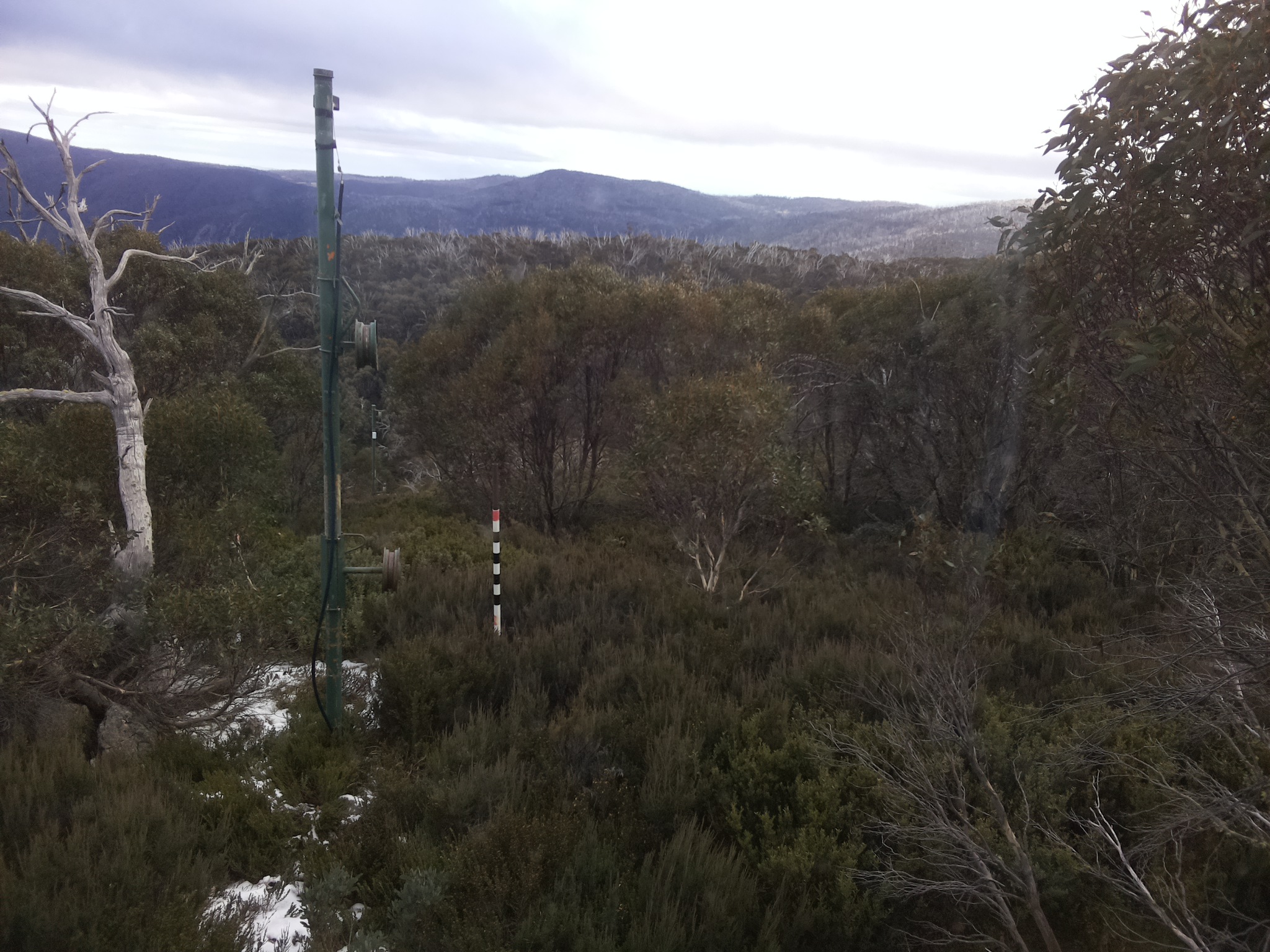 Bogong Web Cam 9:20am Tuesday 3rd of June 2025