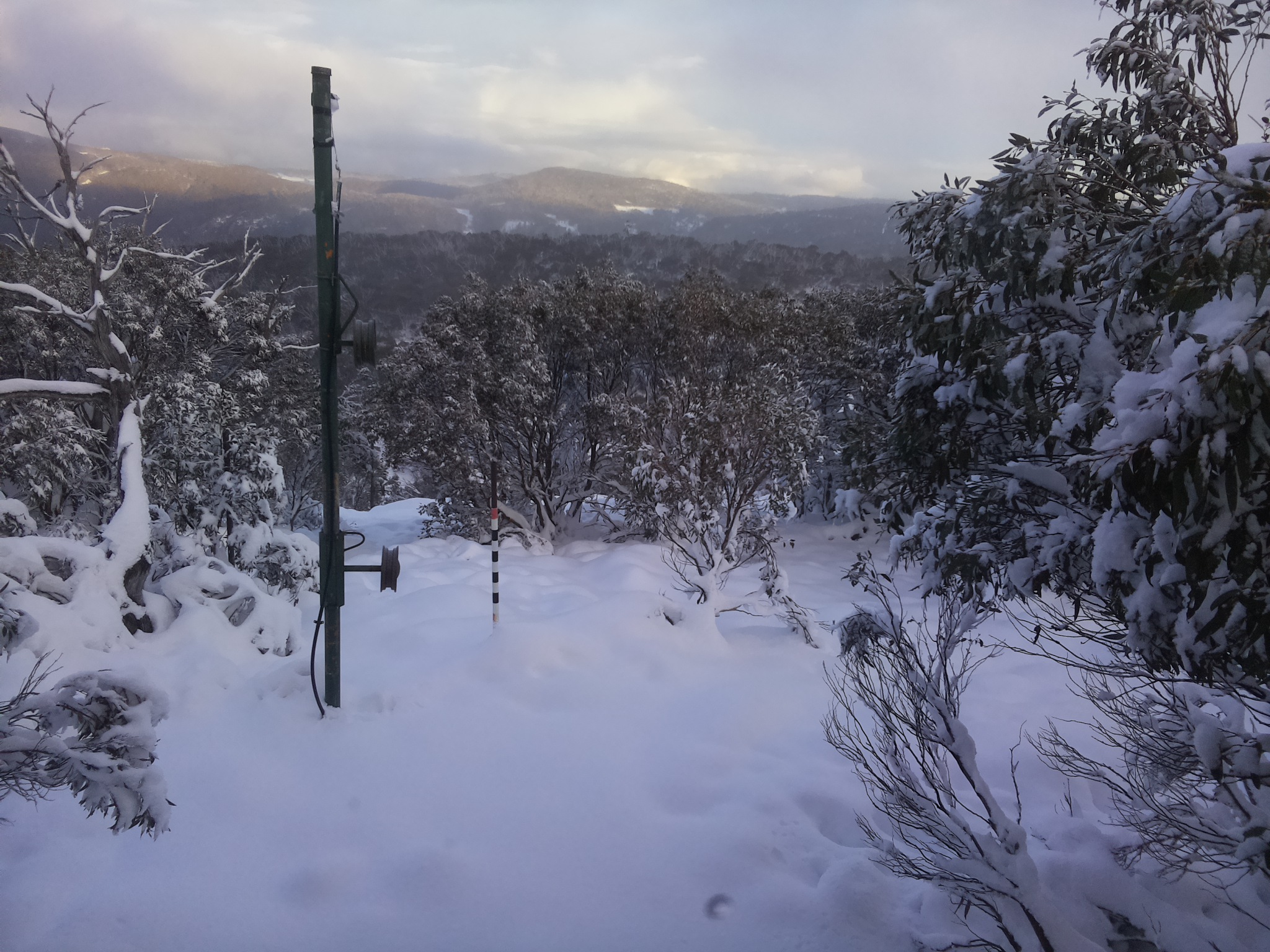 Bogong Web Cam 4:30pm Sunday 8th of June 2025