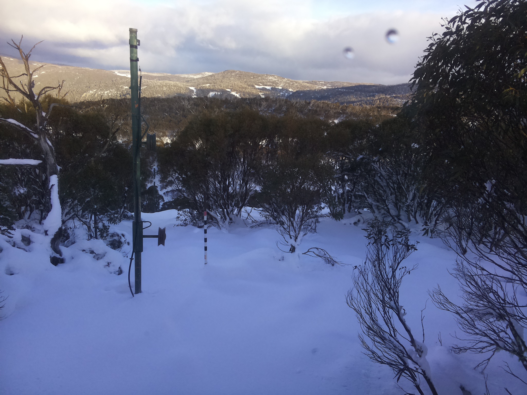 Bogong Web Cam 4:00pm Tuesday 10th of June 2025
