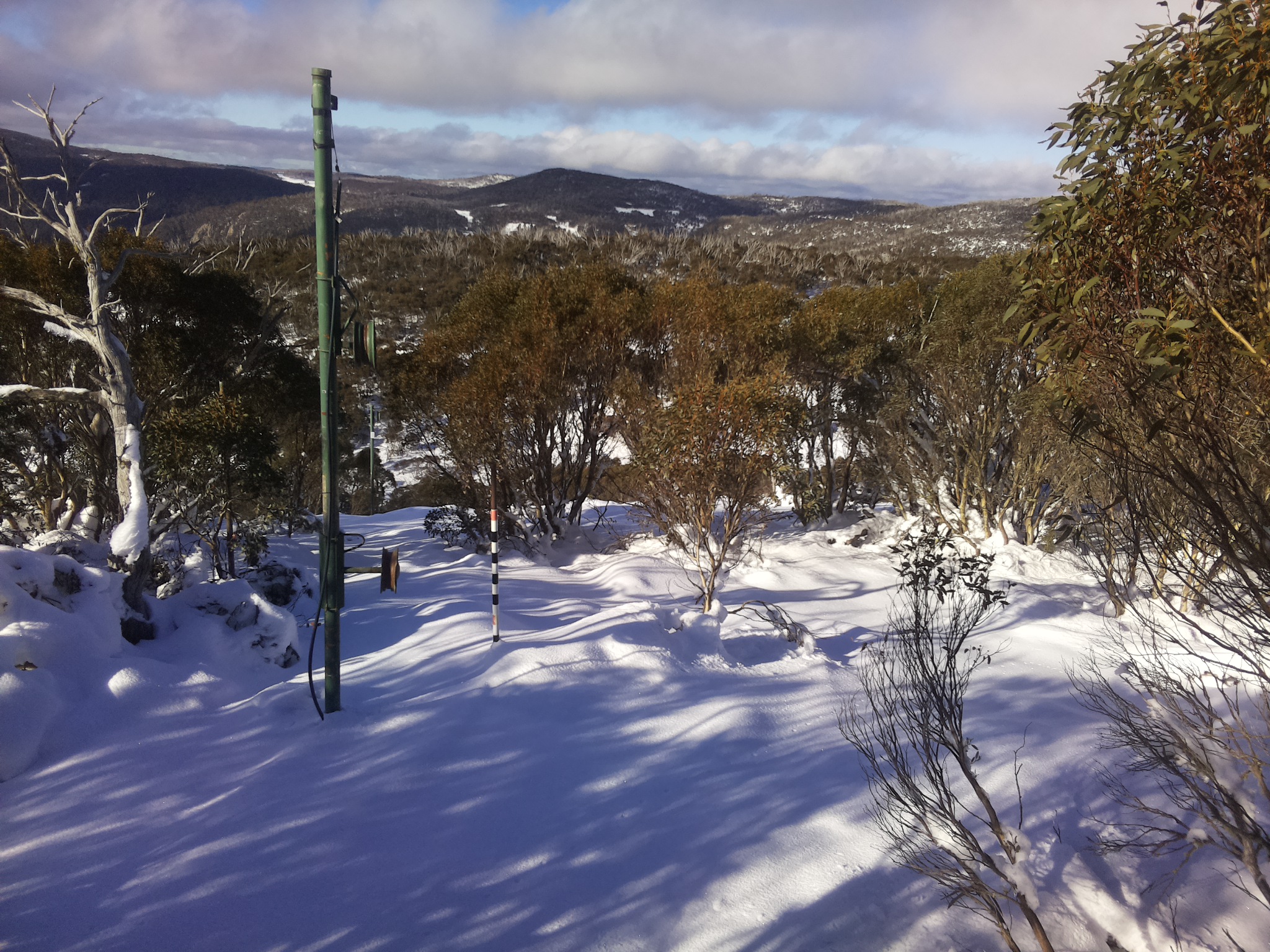 Bogong Web Cam 10:00am Friday 13th of June 2025