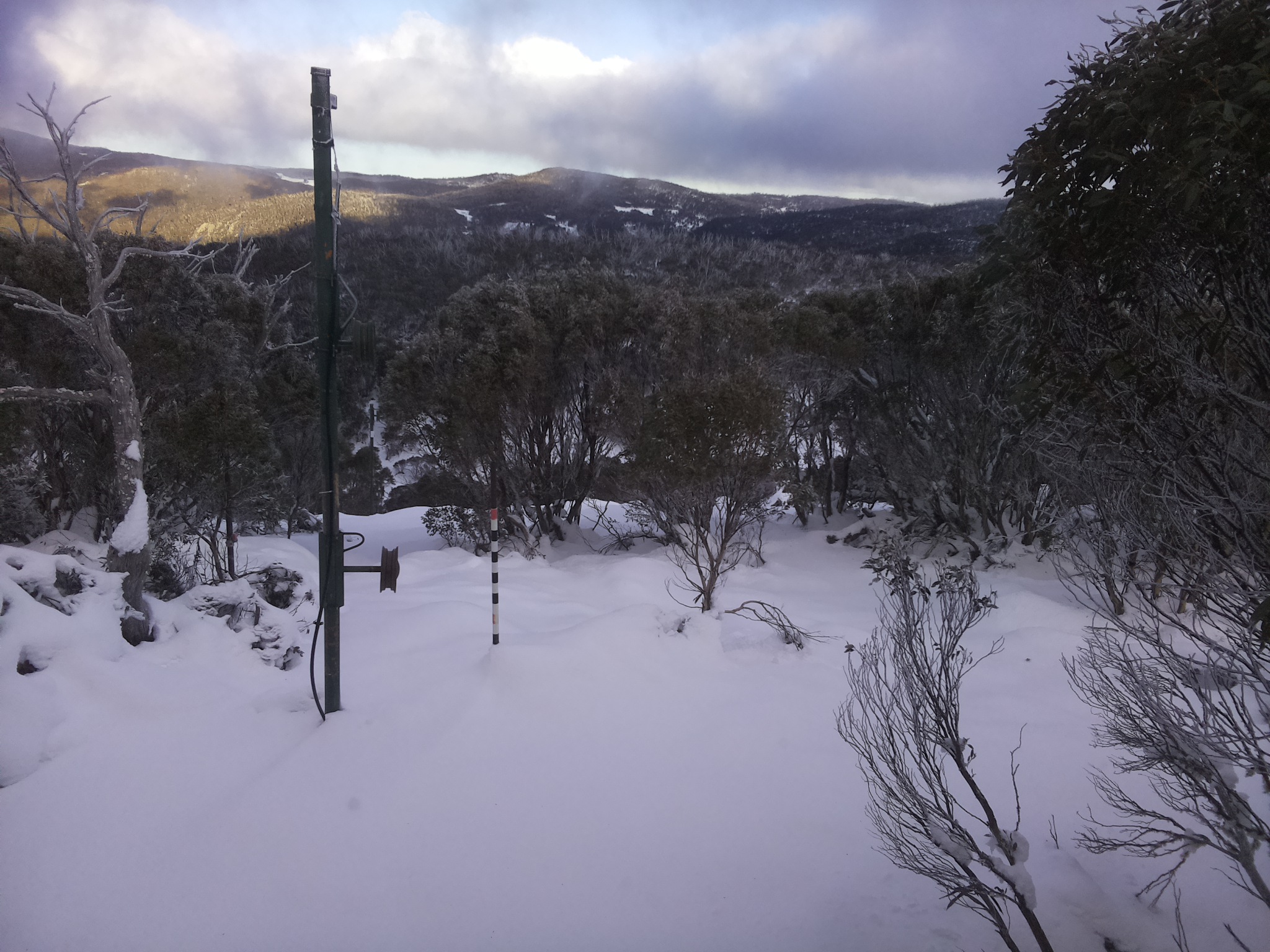 Bogong Web Cam 3:40pm Monday 16th of June 2025