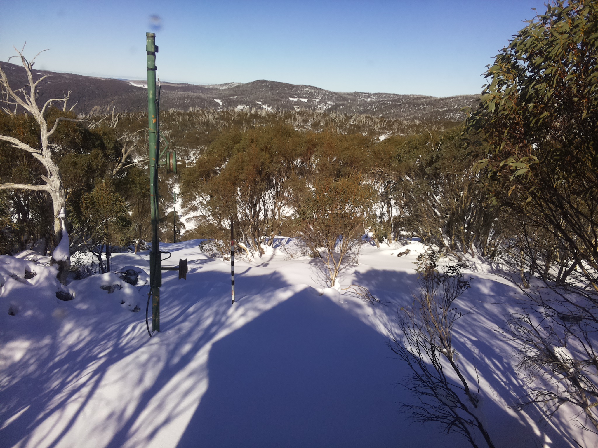 Bogong Web Cam 1:10pm Wednesday 18th of June 2025