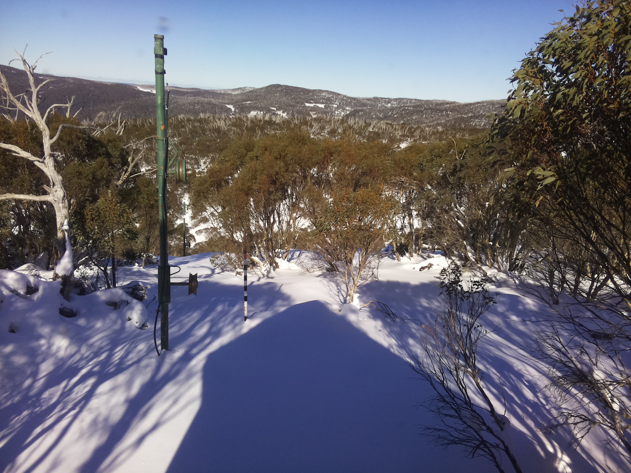 Bogong Web Cam 1:20pm Wednesday 18th of June 2025