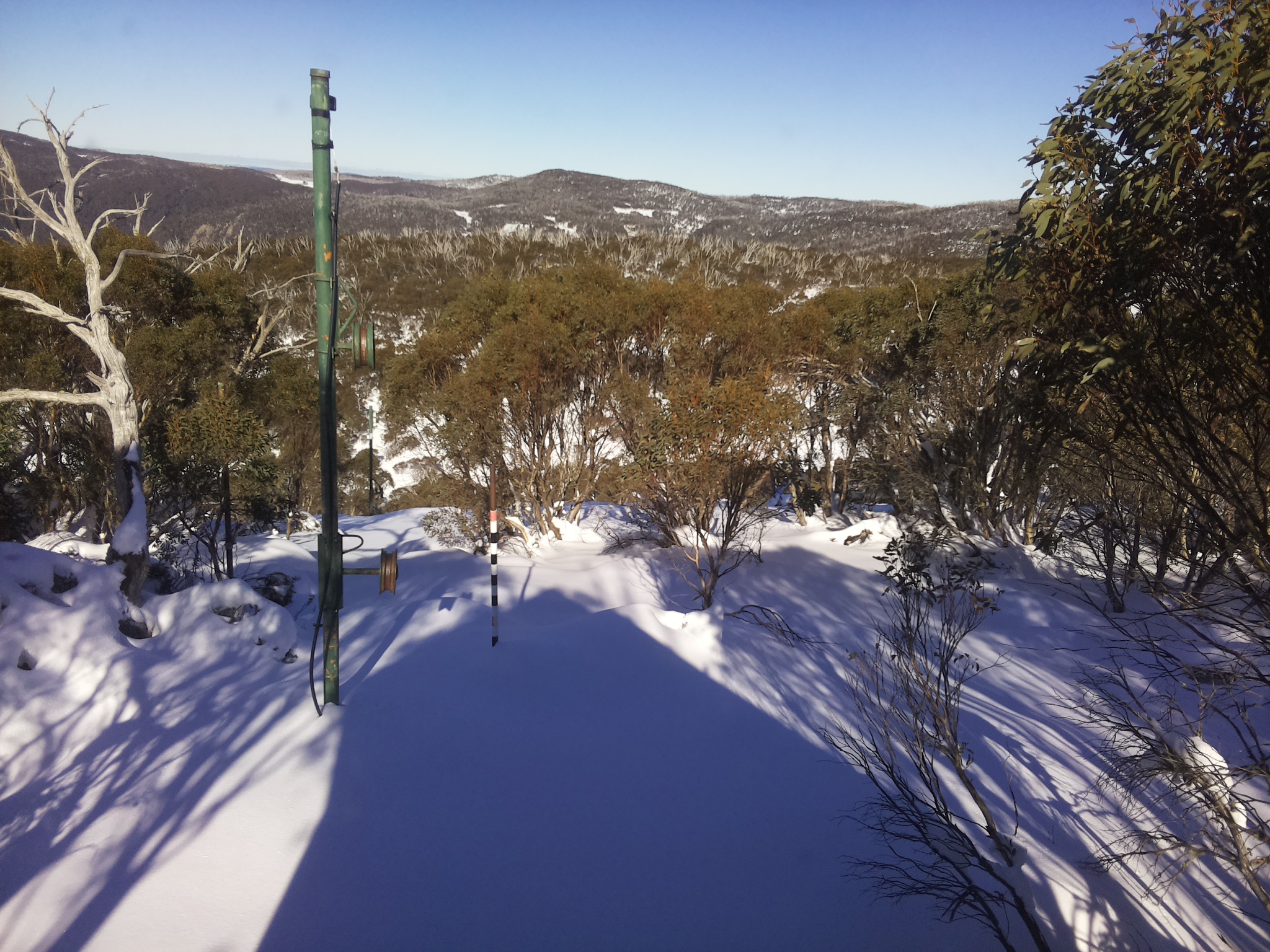 Bogong Web Cam 1:40pm Wednesday 18th of June 2025