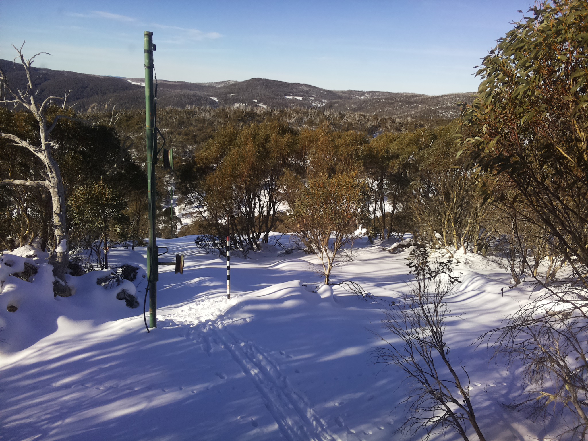 Bogong Web Cam 9:40am Saturday 21st of June 2025