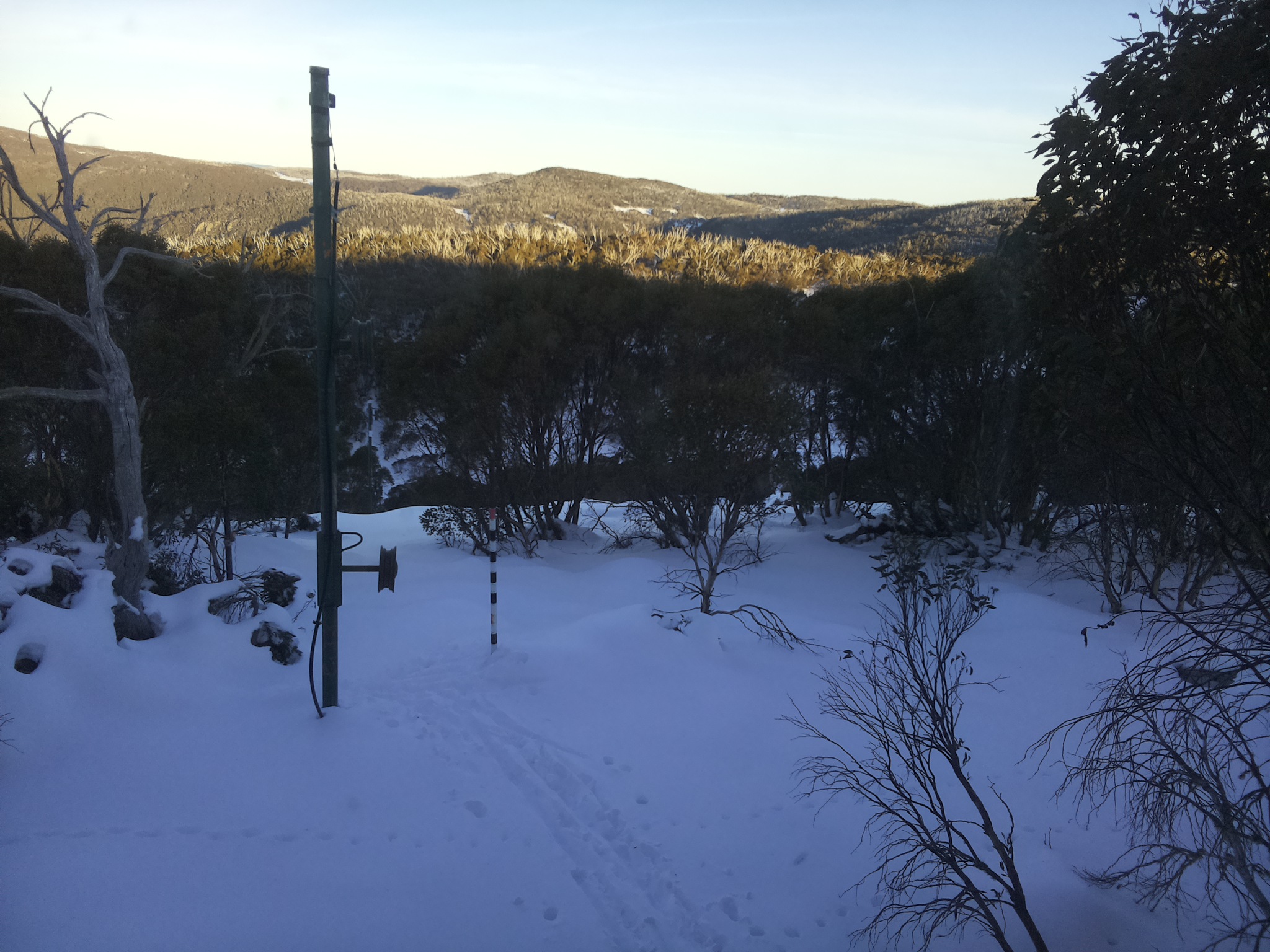 Bogong Web Cam 4:20pm Saturday 21st of June 2025