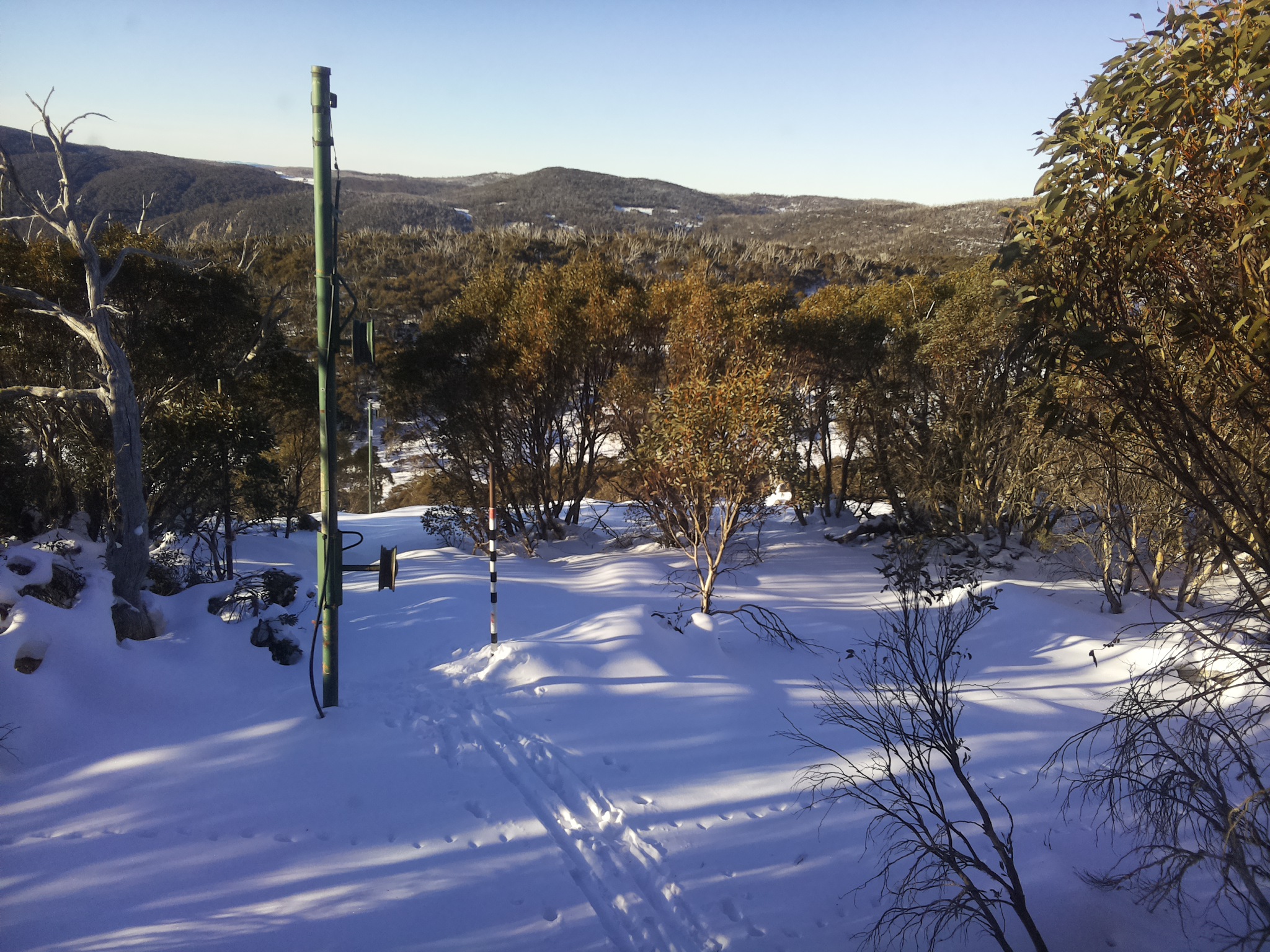 Bogong Web Cam 8:40am Sunday 22nd of June 2025
