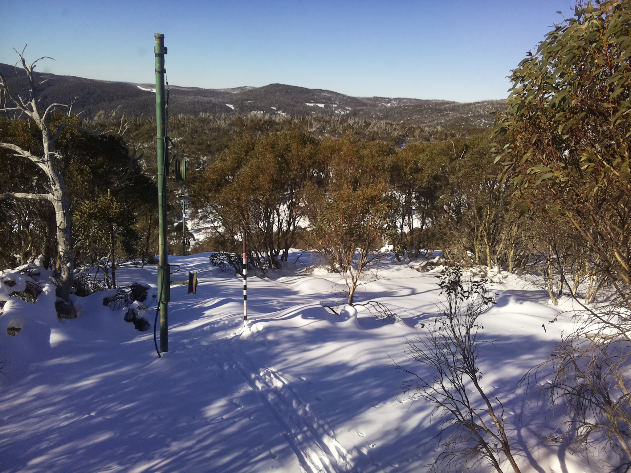 Bogong Web Cam 10:10am Sunday 22nd of June 2025