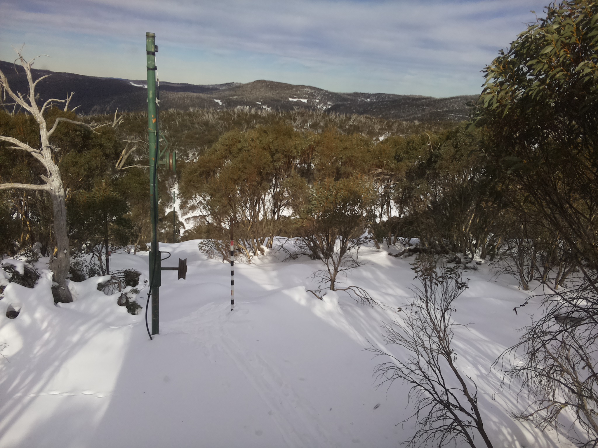 Bogong Web Cam 2:00pm Sunday 22nd of June 2025